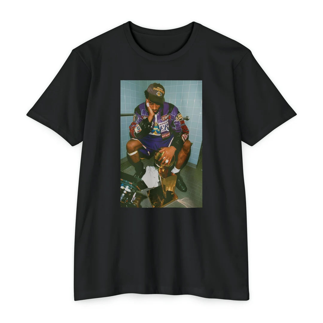 Kobe Bryant Mamba T-shirt Iconic Trophy Photo - Etsy | Etsy (US)