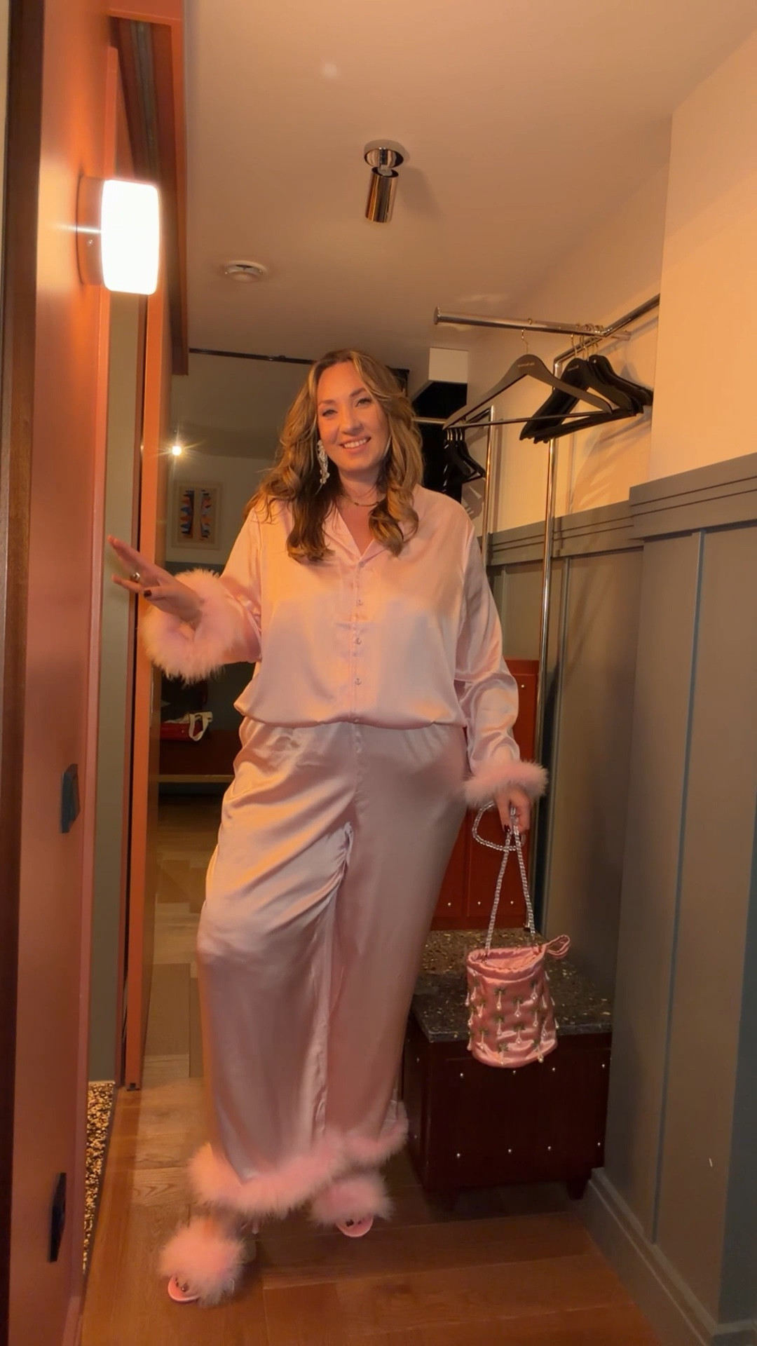 Ich bin gerade in Amsterdam gemeinsam mit Barbie und heute gibt es eine Christmas PJ Party. Liebe den Look so so sehr 💞

#LTKplussize #LTKfestive #LTKdeutschland