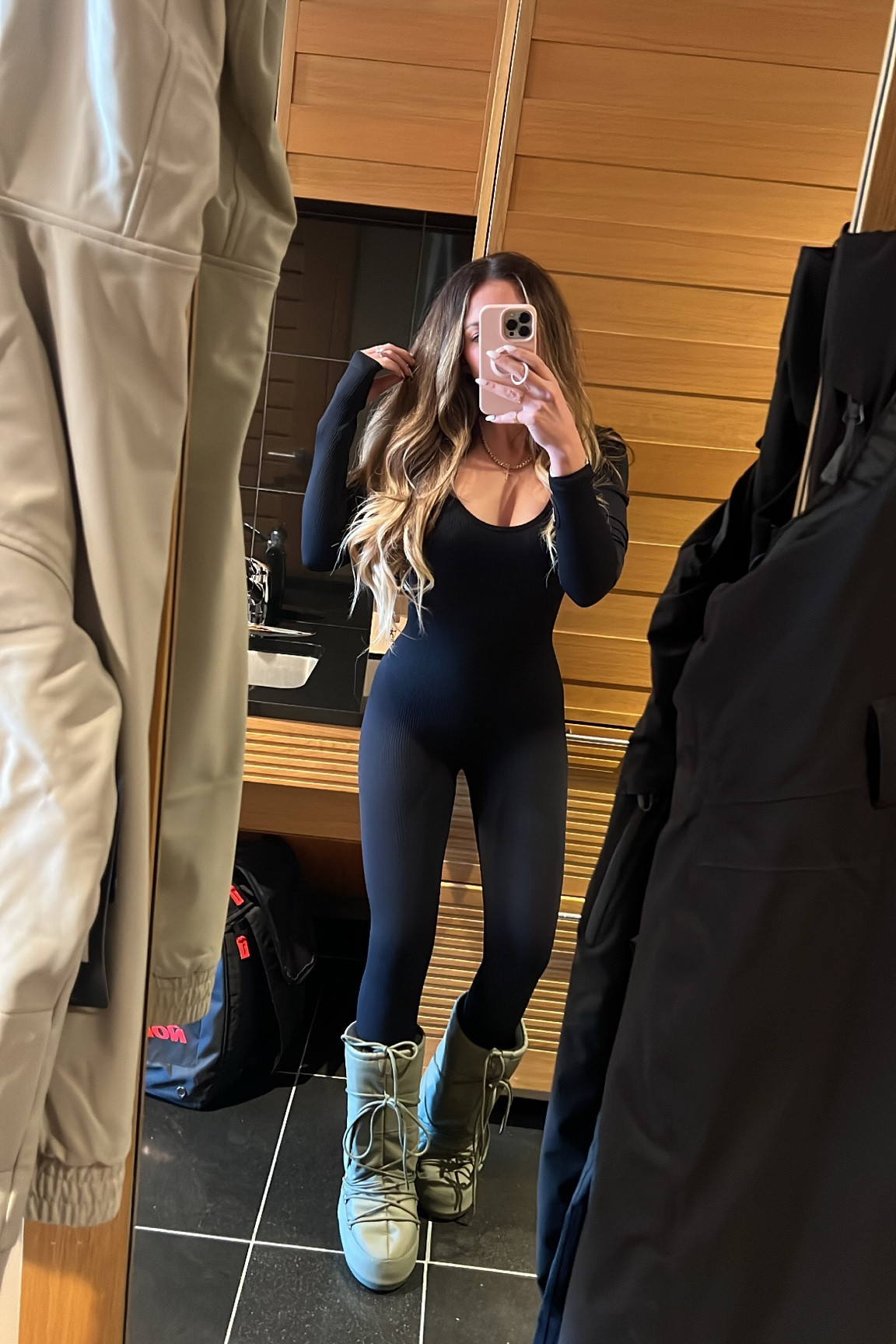 Amazon jumpsuit - small
Moon boots 


#LTKstyletip #LTKSeasonal #LTKcurves