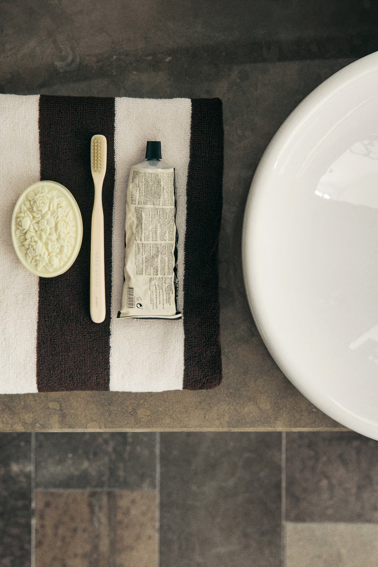 Striped Hand Towel | H&M (US + CA)