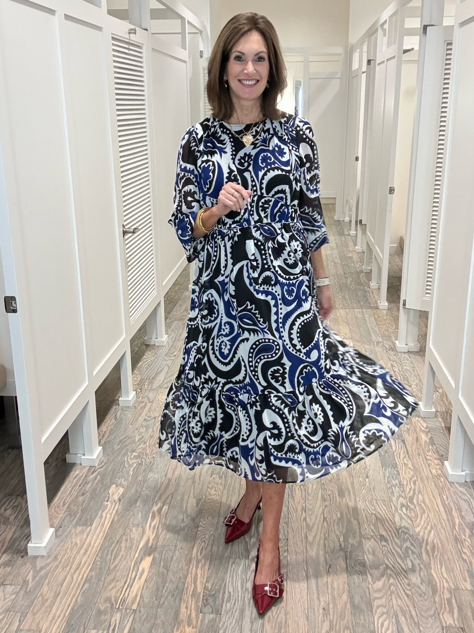 Paisley midi dress- size 10

Fall style 
Wedding guest style
Sunday style 
Workwear style

#LTKWorkwear #LTKOver40 #LTKStyleTip