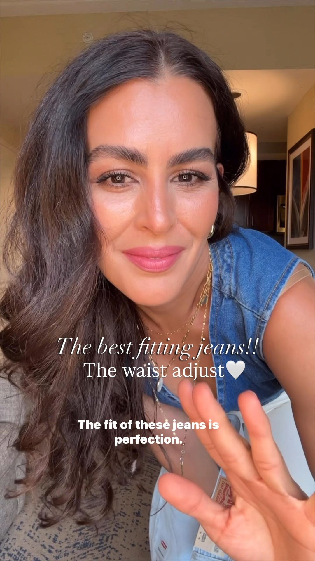 On sale!! The softest jeans! Wearing size 26”, my usual size for a relaxed look. There’s no stretch, but the fabric is lightweight and super soft! Size S in bodysuit. Lipstick is 320 hush hush.
Sneakers run small size up. 

Viral jeans, adjustable wa