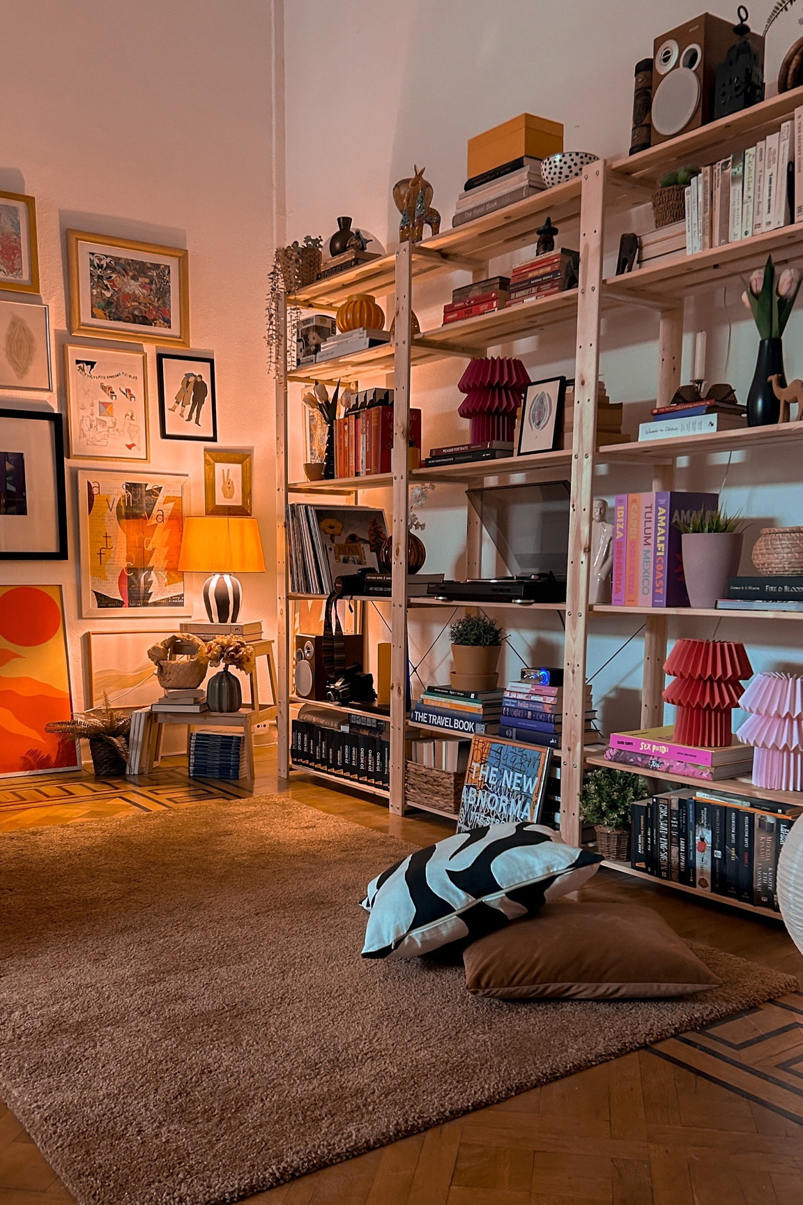 Bookshelf styling 

#LTKhome