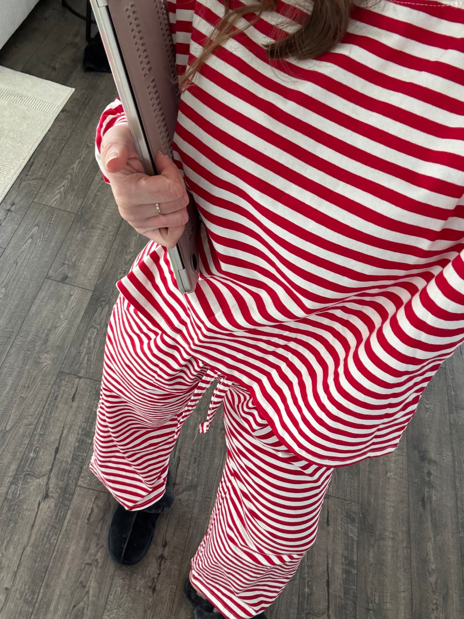 Cozy WFH fit ❤️🤍 

#LTKFindsUnder50 #LTKmorningroutine #LTKootd