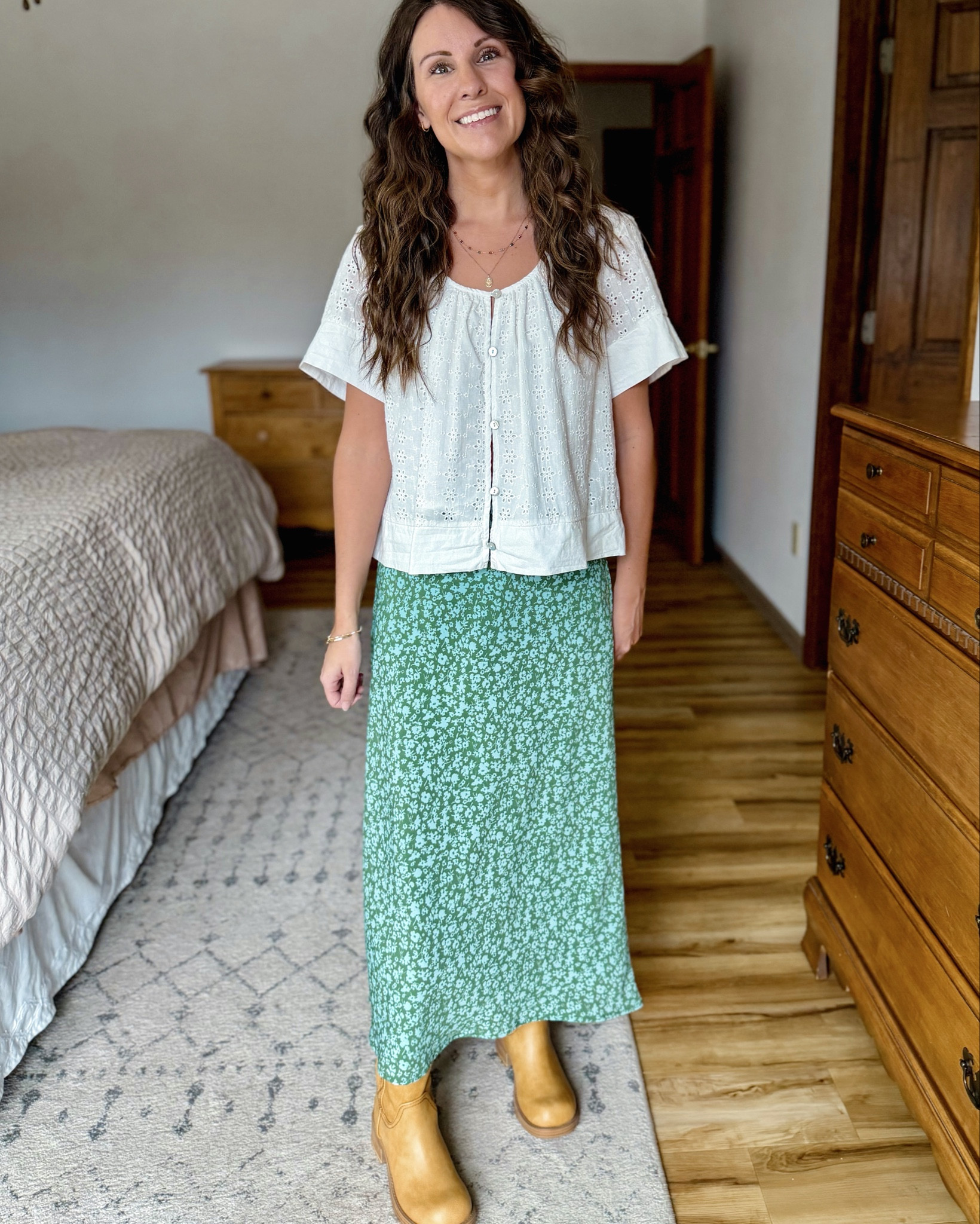 Easter outfit ideas from Called to Surf 🌊 

White eyelet top: small
Green floral skirt: xs 
White & pink  babydoll mini dress: xs
Green floral maxi dress: xxs
White floral maxi dress: xs

Denim jacket: xs
Boots: 6 