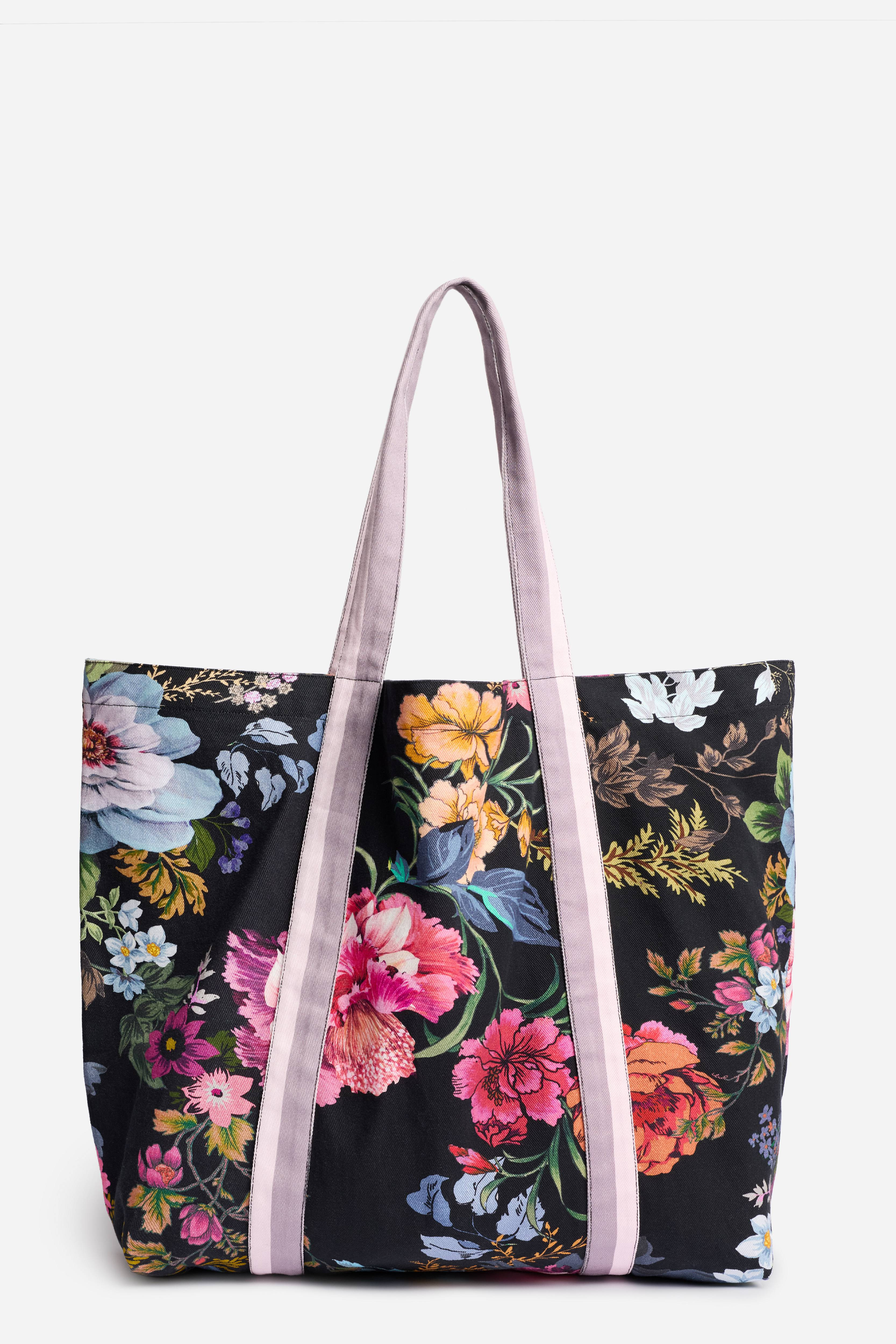 BACCARA BEACH TOTE
                                
                                    
        ... | Johnny Was