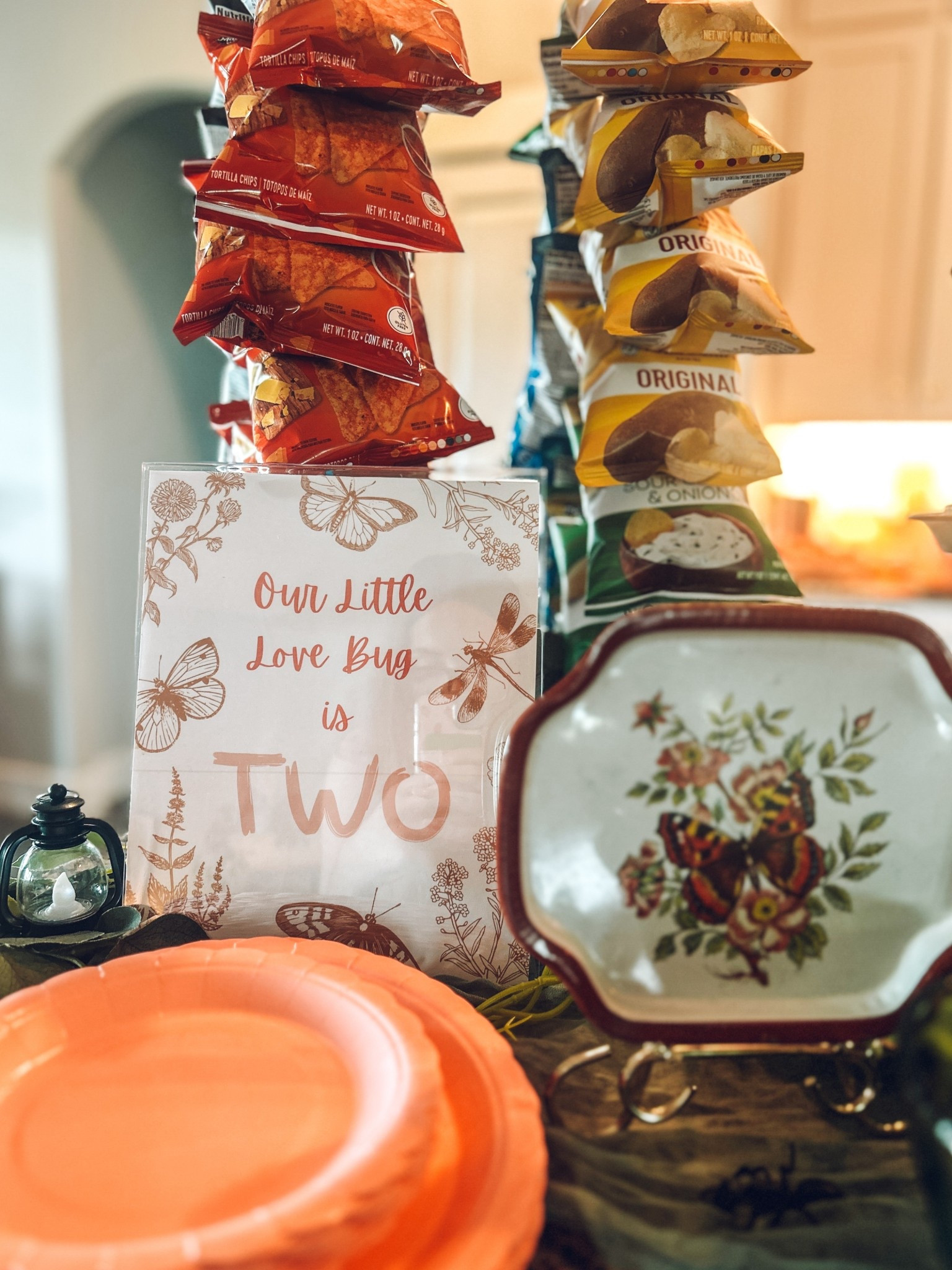 Chip hangers have been an absolute game changer for our birthday parties + cookouts!! No crushed bags, all displayed so you can see your options + easily accessible!! 

#amazon #amazonfinds #partyessentials #hostess

#LTKHome #LTKParties