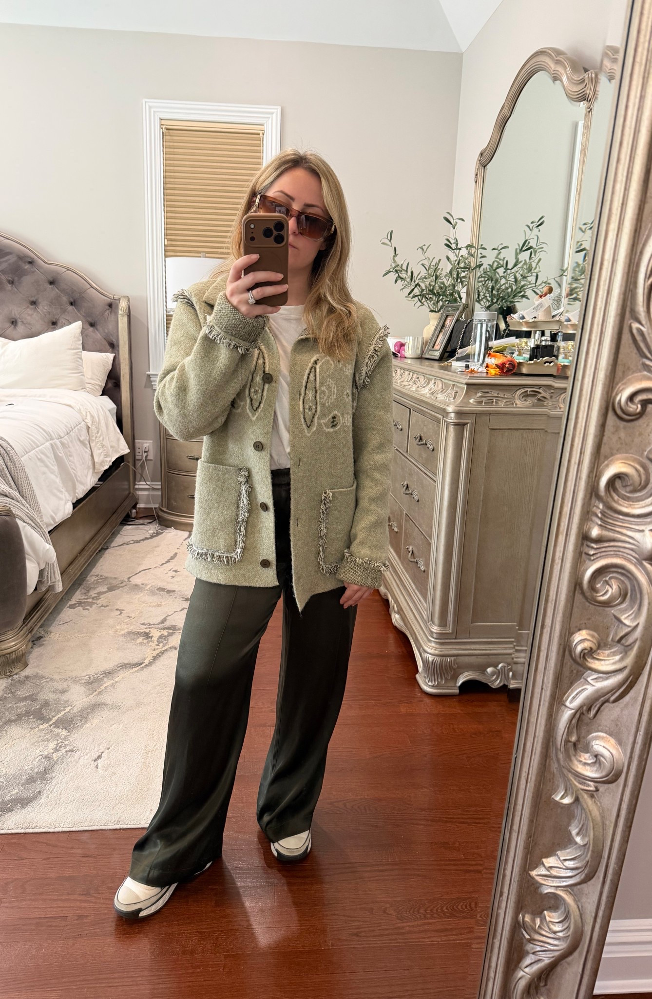 #ootd bandana print cardigan & silk pants 

#LTKmomlife #LTKootd #LTKSaleAlert