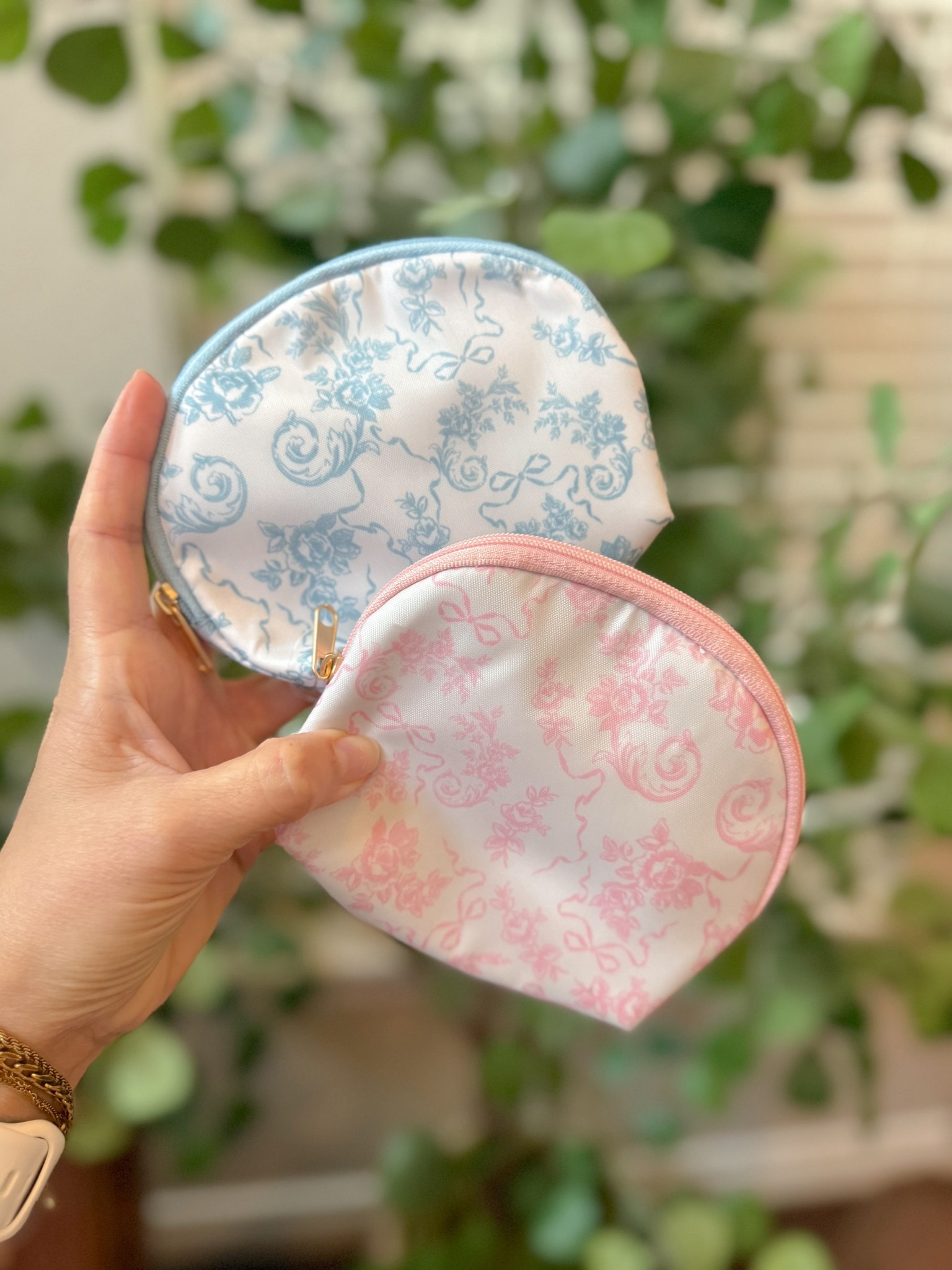 $1 cosmetic/poun purse pouches! 

#LTKBeauty #LTKOver40 #LTKMothersDay