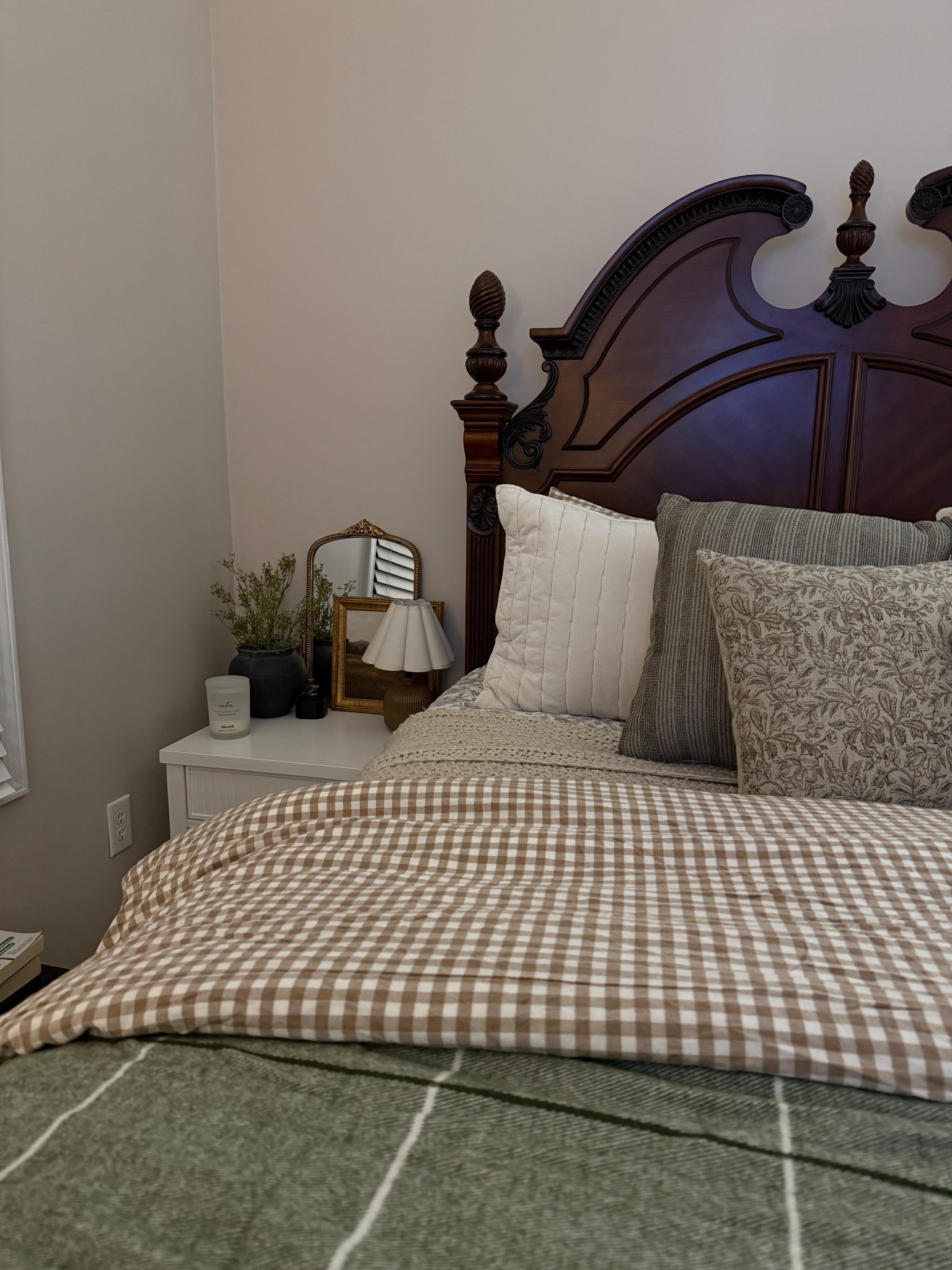 Pre-spring bedroom decor 


#LTKHome #LTKSaleAlert #LTKSeasonal