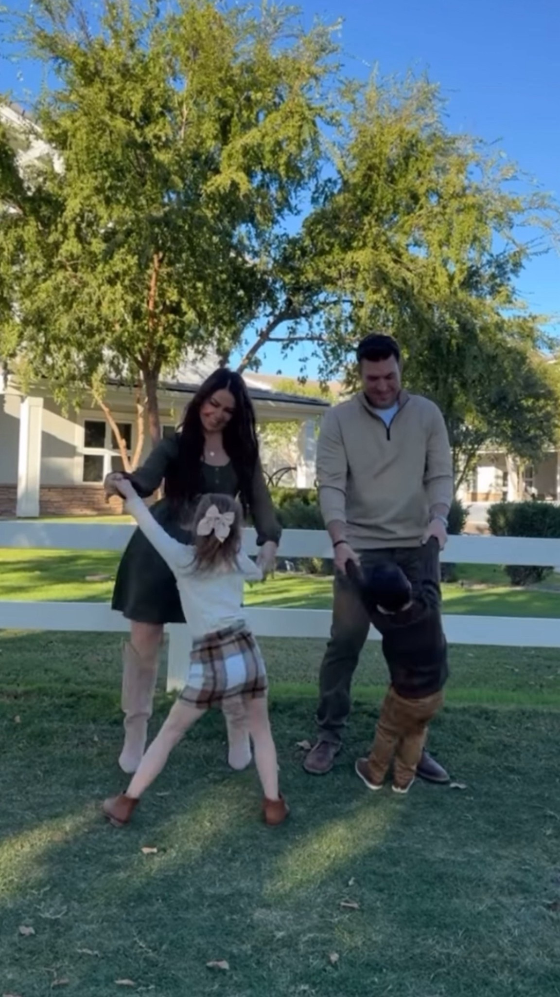 Outfit insp for family fall photos 

#LTKFamily #LTKStyleTip #LTKSeasonal