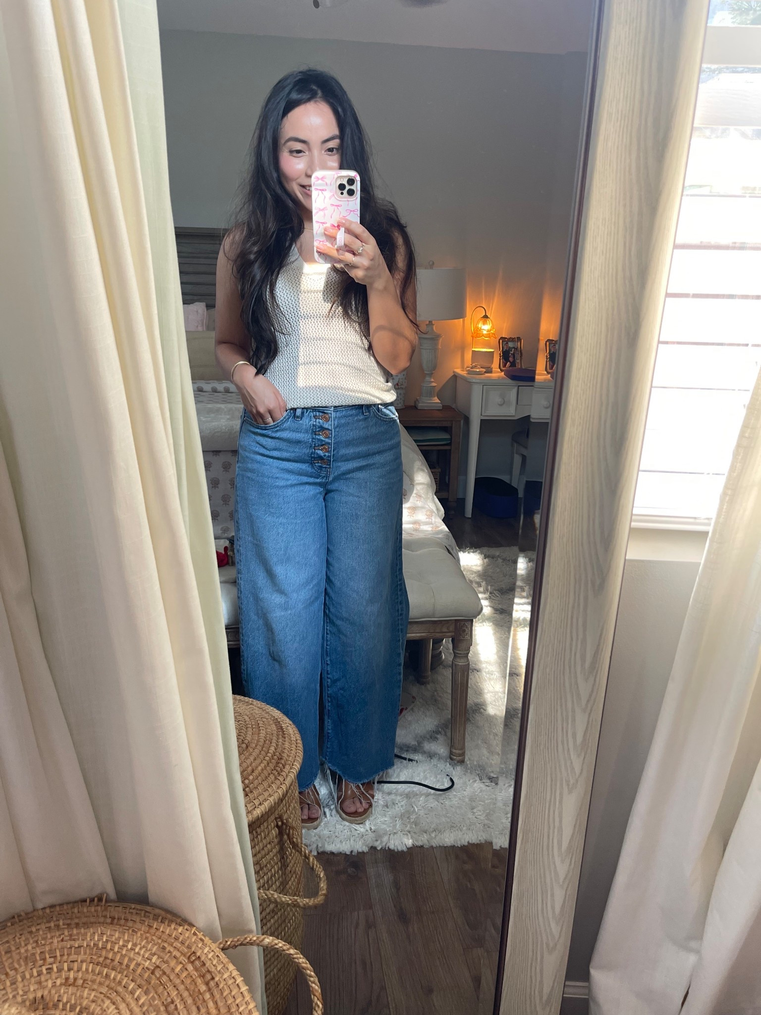 I’m 4”11 and this hit below my ankle. The wash is perfect in between a dark or lighter blue. Buttons are functional. 


#LTKWorkwear #LTKPetite #LTKStyleTip