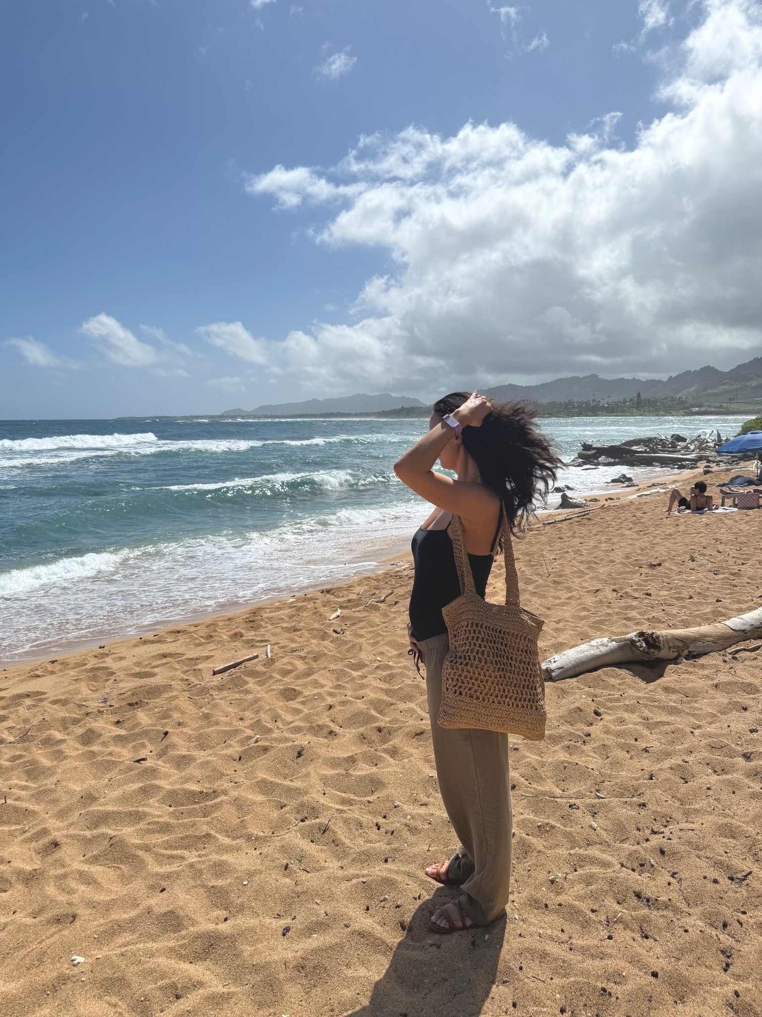 5’10 - Aritzia pants size M (pre pregnancy / during), swimsuit size M (same)