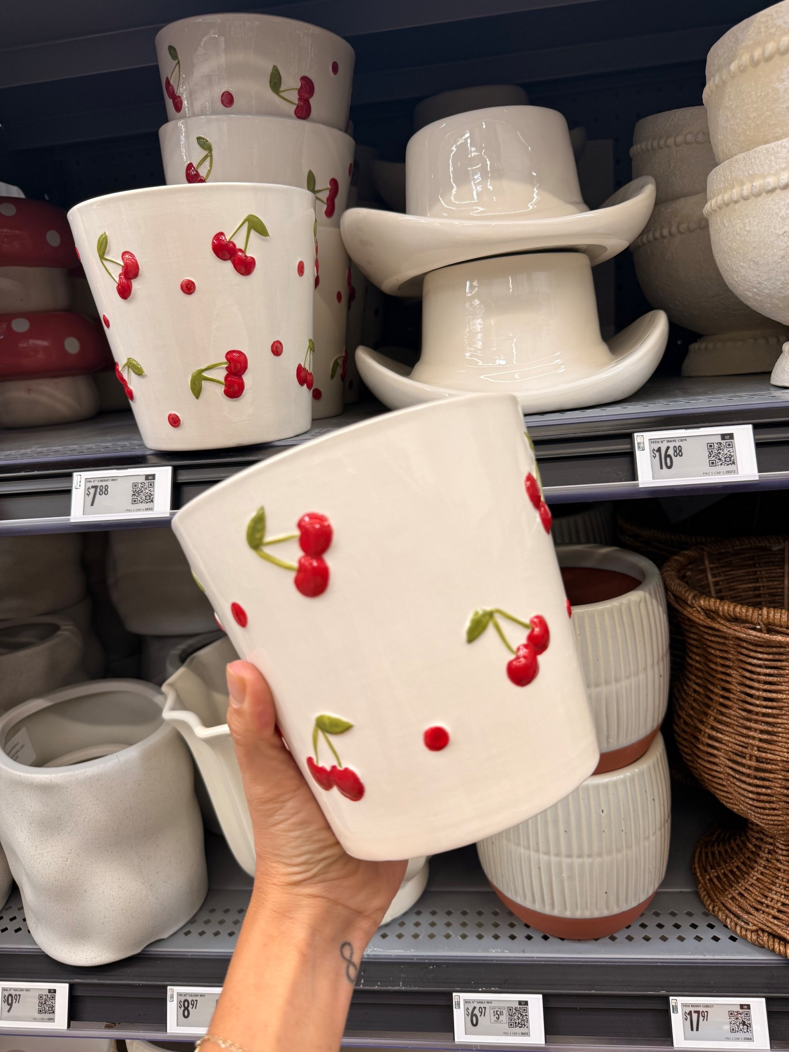 Cherry print planter from Walmart / great mother’s day gift for mom and a quick teachers gift!

Porch pot
Planter
Decor


#LTKMothersDay #LTKHome #LTKSeasonal