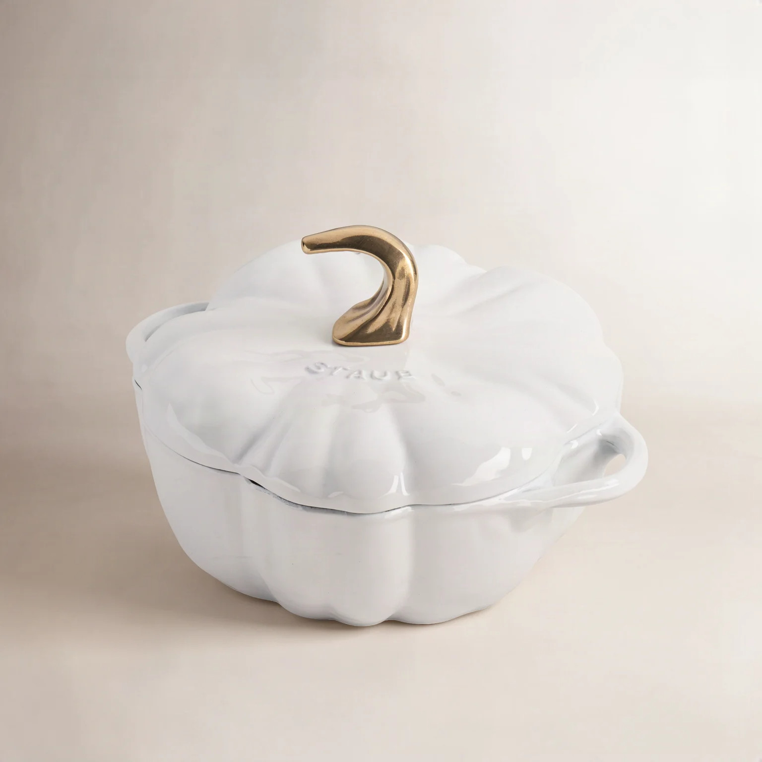 Bring those cozy fall vibes right to your kitchen with Birch Lane's gorgeous tabletop finds! 🍂✨ From beautiful dinnerware and serving bowls to elegant glassware, wood accents, and timeless table decor, these pieces make every meal feel extra special. Perfect for hosting, everyday dinners, or creating that warm Pinterest-inspired kitchen.

#BirchLane #KitchenDecor #TabletopDecor #FallKitchen #DiningTableDecor #Tablescape #KitchenFinds #HomeDecor #CozyHome #FallHosting #DinnerParty #Serveware #NeutralHome #KitchenStyle #HomeInspo #FallRefresh #DiningRoomDecor #EverydayElegance #LTKHome #KitchenInspo 

 #LTKSeasonal #LTKHome #LTKSaleAlert