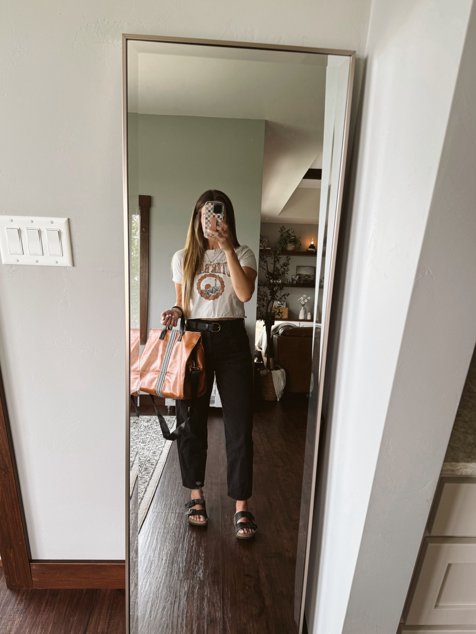 Yesterday’s OOTD🤠 size up in the jeans for the baggy look! & tote is from my SIL’s shop (Haven Rose Boutique)

#LTKSaleAlert #LTKStyleTip #LTKWorkwear