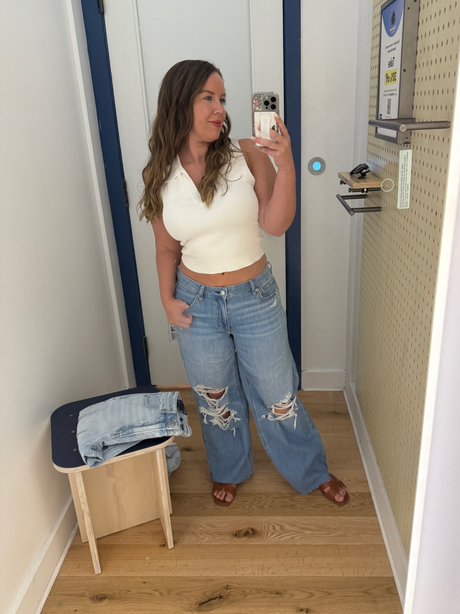Gotta show a little love to American Eagle since they’re standing up to the woke mob! These are a size 6 short and I felt like they were a little baggy on me but I liked them! 