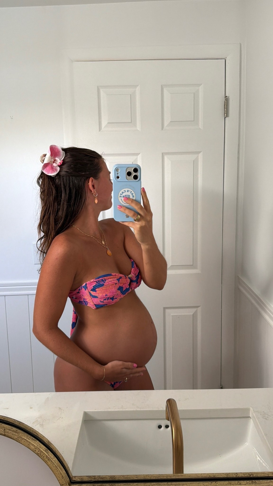 love the colors in this honey swim set! wearing medium but bottoms do run small 

#LTKBump #LTKSwim #LTKootd