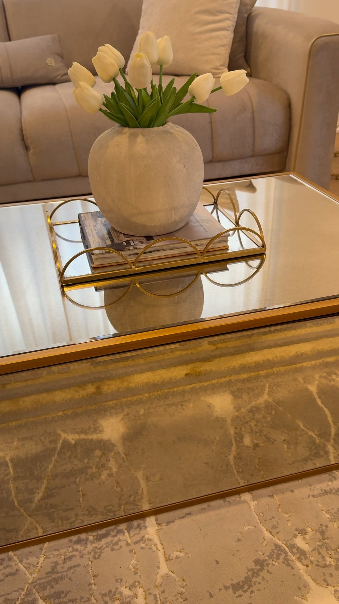 Elegant Mirrored Coffee table with beautiful Tulips 🌷

#LTKHome #LTKU #LTKSeasonal