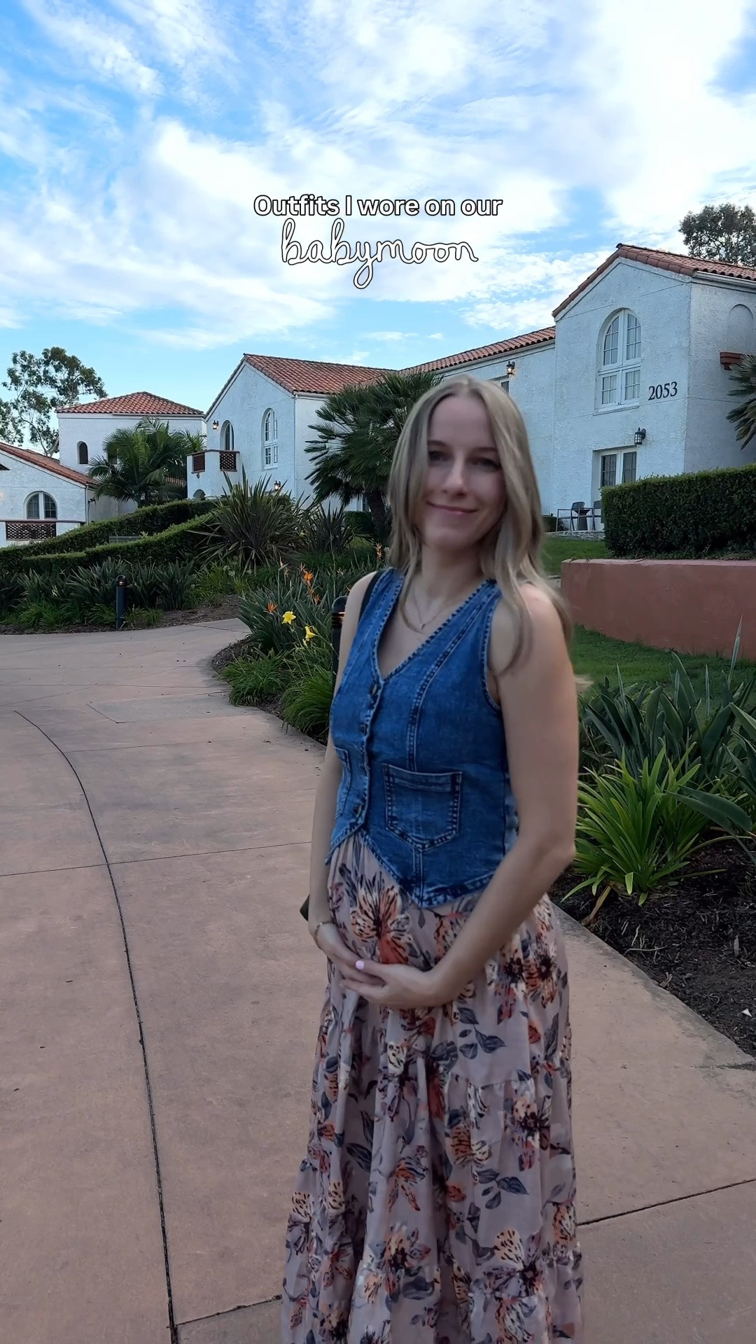 Outfits I wore for our babymoon in California!! 
Most of these bump-friendly outfits are from Amazon.