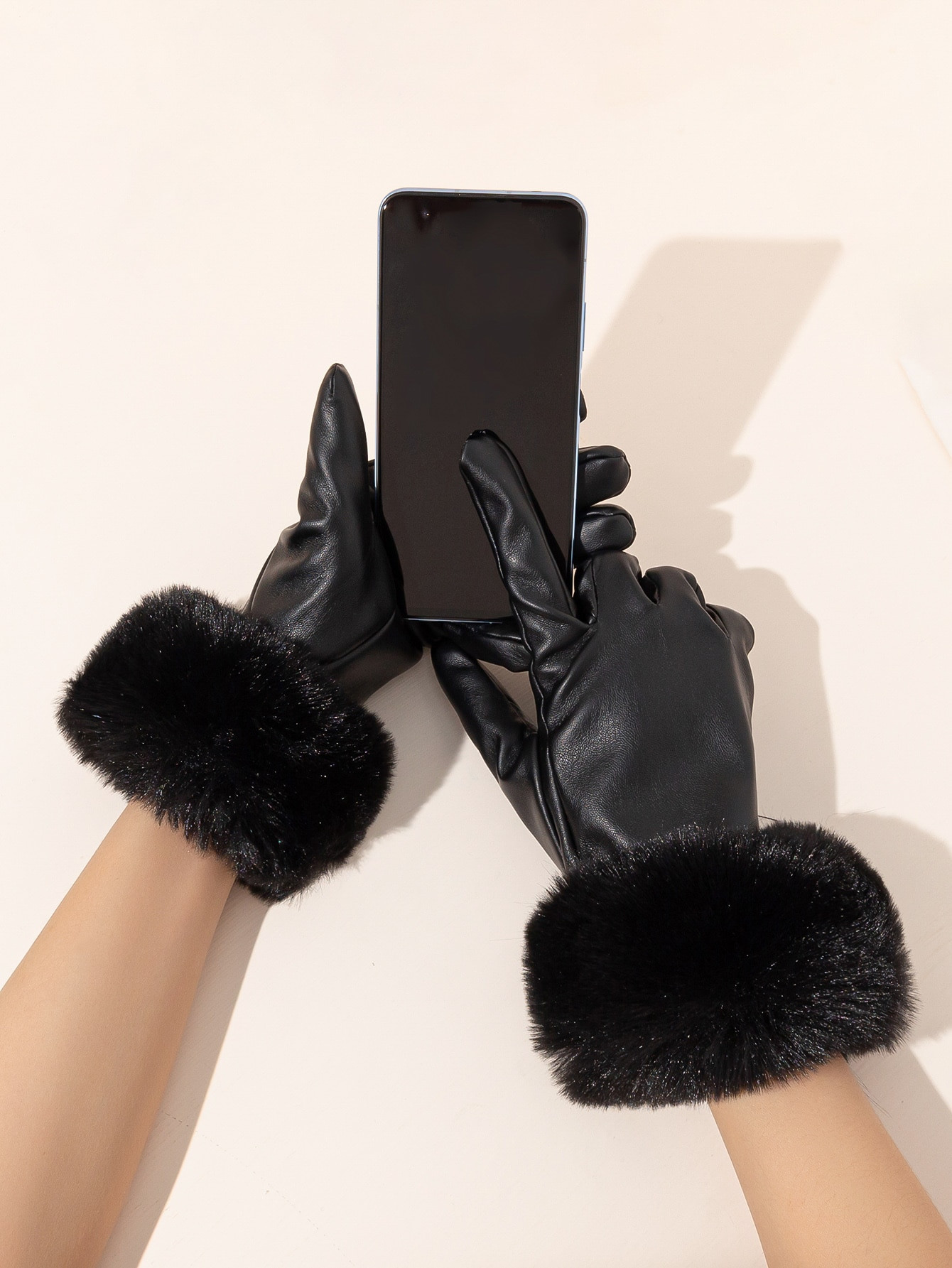 Fuzzy Trim PU Polyurethane Gloves | SHEIN