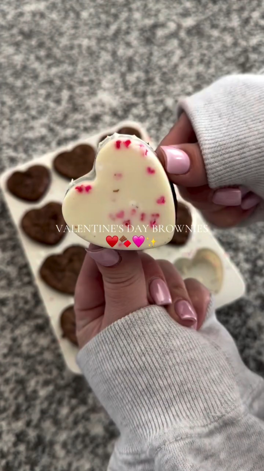 Valentine’s Day brownies 🩷🍫✨ #asmr #valentinesday #desserttiktok #pinkaesthetic #sweettreats