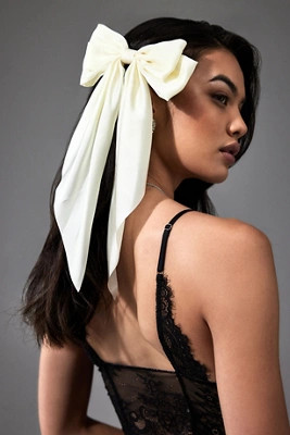 Oversized Bow Hair Clip | Urban Outfitters (EU)