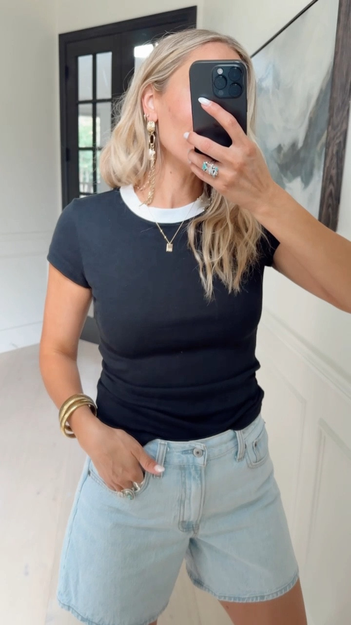 🤍 One of my favorite tees from Target is on MAJOR sale for $6 today! 🎯😱😅🛒👏🏼

It’s a basic tee you will be reaching for often!  

Wearing size s / my tts 

#LTKdayinmylife #LTKSaleAlert #LTKootd