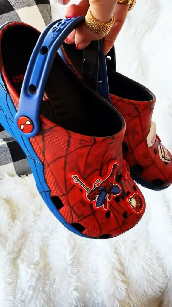 Spidey-obsessed kiddos are gonna lose it over these — lightweight, comfy, and the coolest Crocs in the whole multiverse.

#kidscrocs #spidermancrocs #crocsforkids #marvelkids #holidaygiftsforkids #crocsfinds #kidsshoes #giftideas2024

#LTKGiftGuide #LTKHoliday #LTKKids