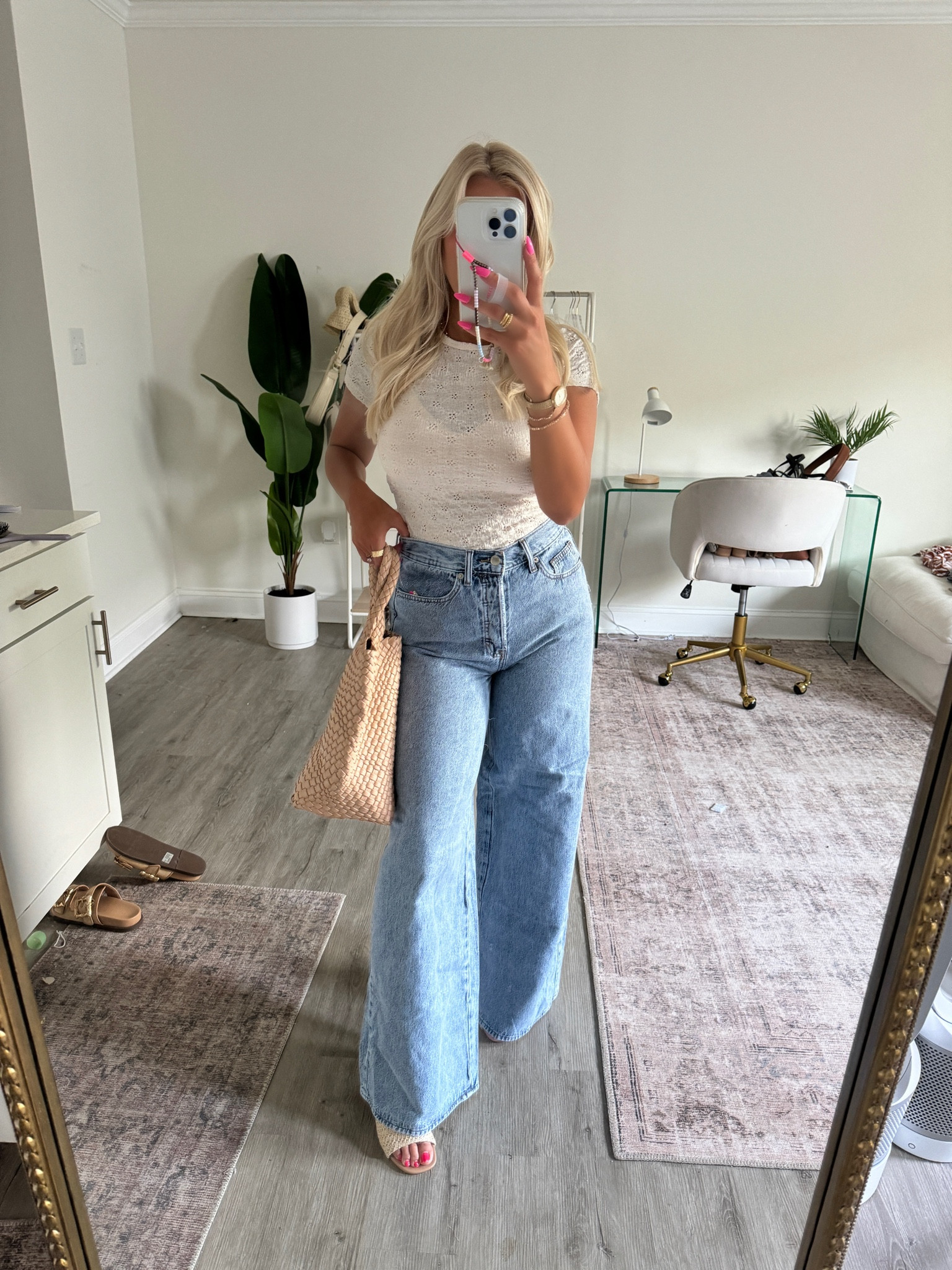These target wide leg jeans are perfection! The mid rise is actually more flattering than I thought they’d be, I did a size 4! 

Fall outfits fall date night wide leg jeans 

#LTKFindsUnder50 #LTKStyleTip