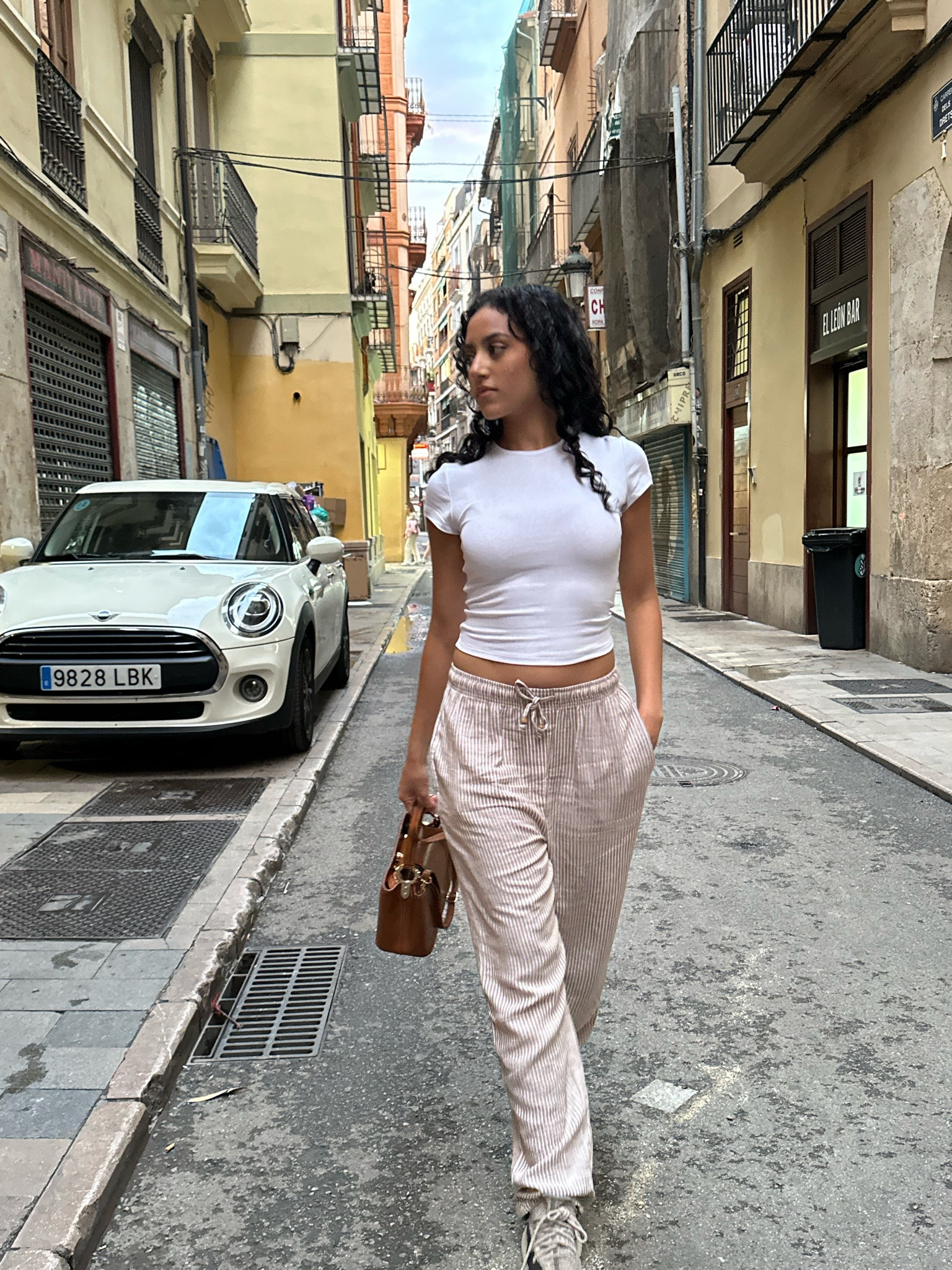 exploring the city ootd✨

#LTKTravel #LTKFindsUnder50 #LTKStyleTip