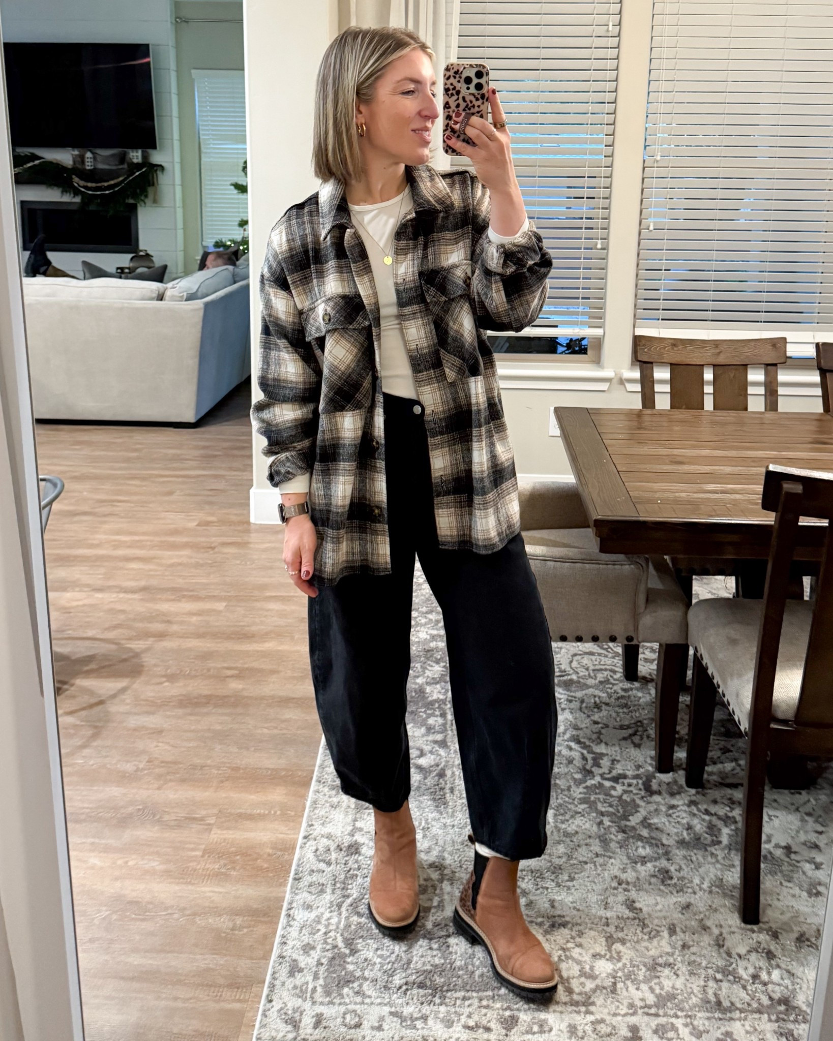 Target barrel jeans that are a great cut with an affordable price point!!!

#LTKHoliday #LTKGiftGuide