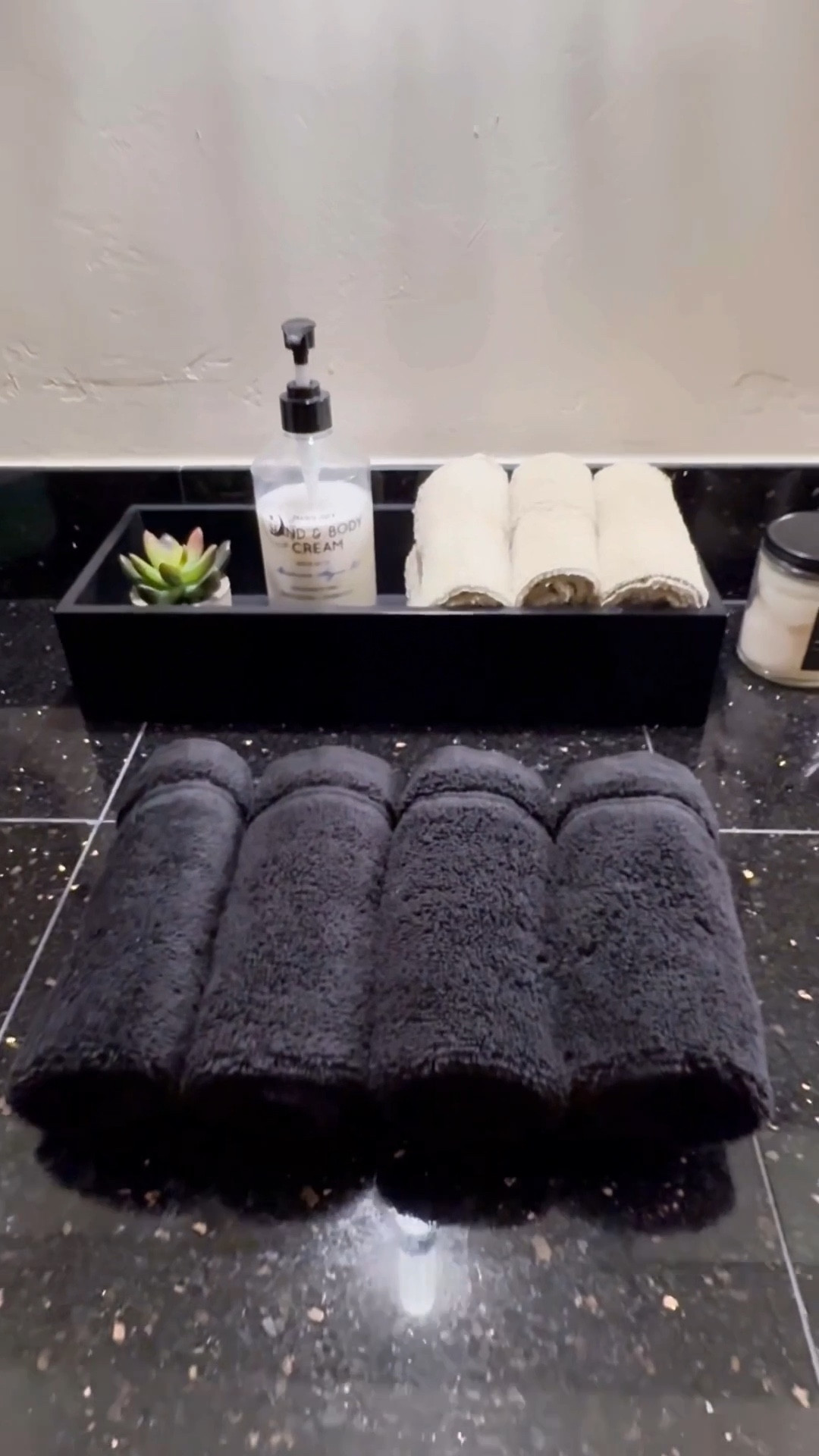 🧖🏻‍♀️Nothing like that fresh bathroom restock feeling — giving total hotel vibes ✨

Every couple months I swap out all my makeup towels, washcloths, and regular towels because let’s be real… makeup cloths get yucky fast 😅

These ones are cheap, soft, and make everything feel clean + new again without spending a fortune. Sometimes it’s the little refreshes that make the biggest difference 💕

#LTKHome #LTKBeauty #LTKFindsUnder50