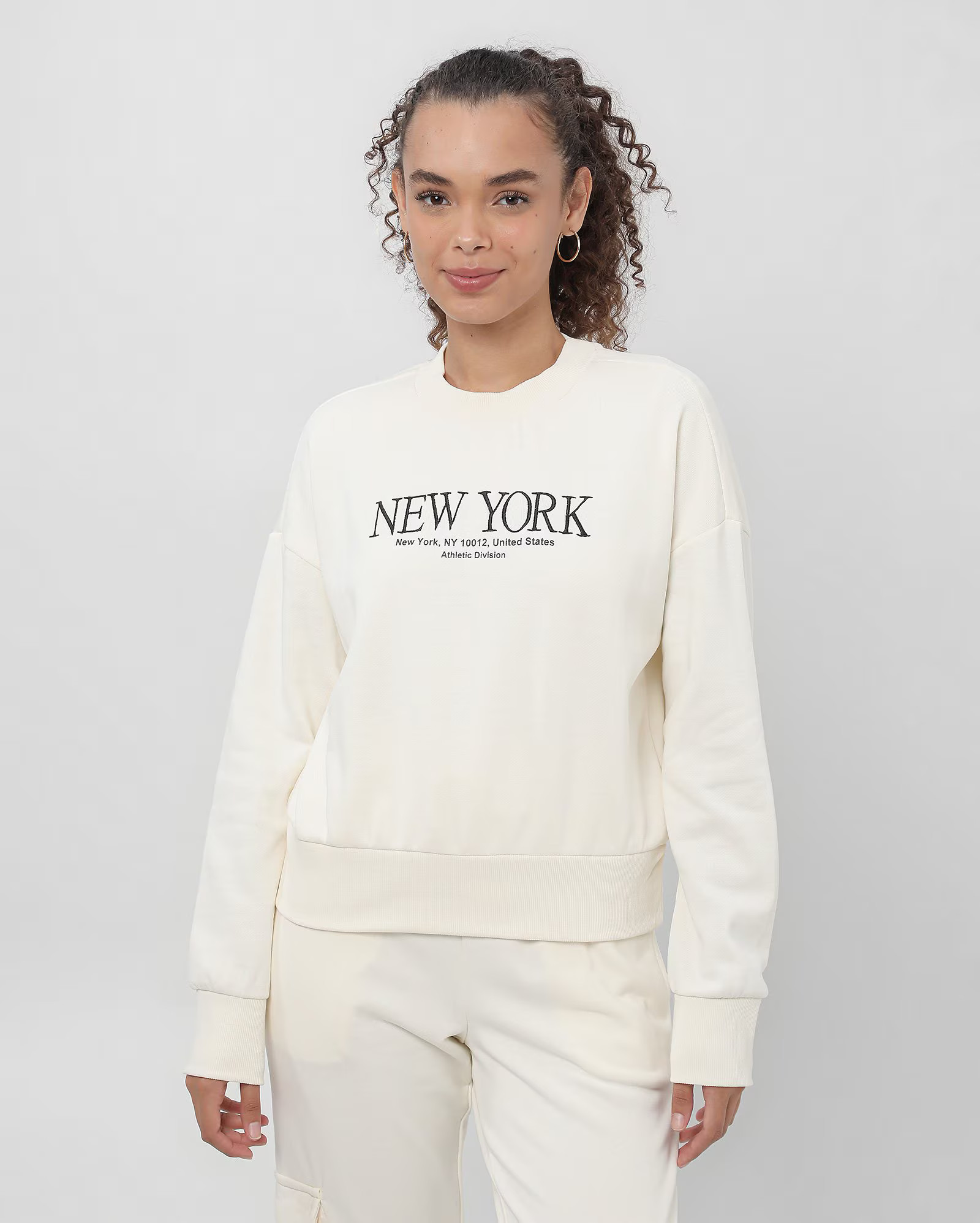 Blusa de moletom feminina New York off-white | Pool by Riachuelo | Riachuelo (BR)