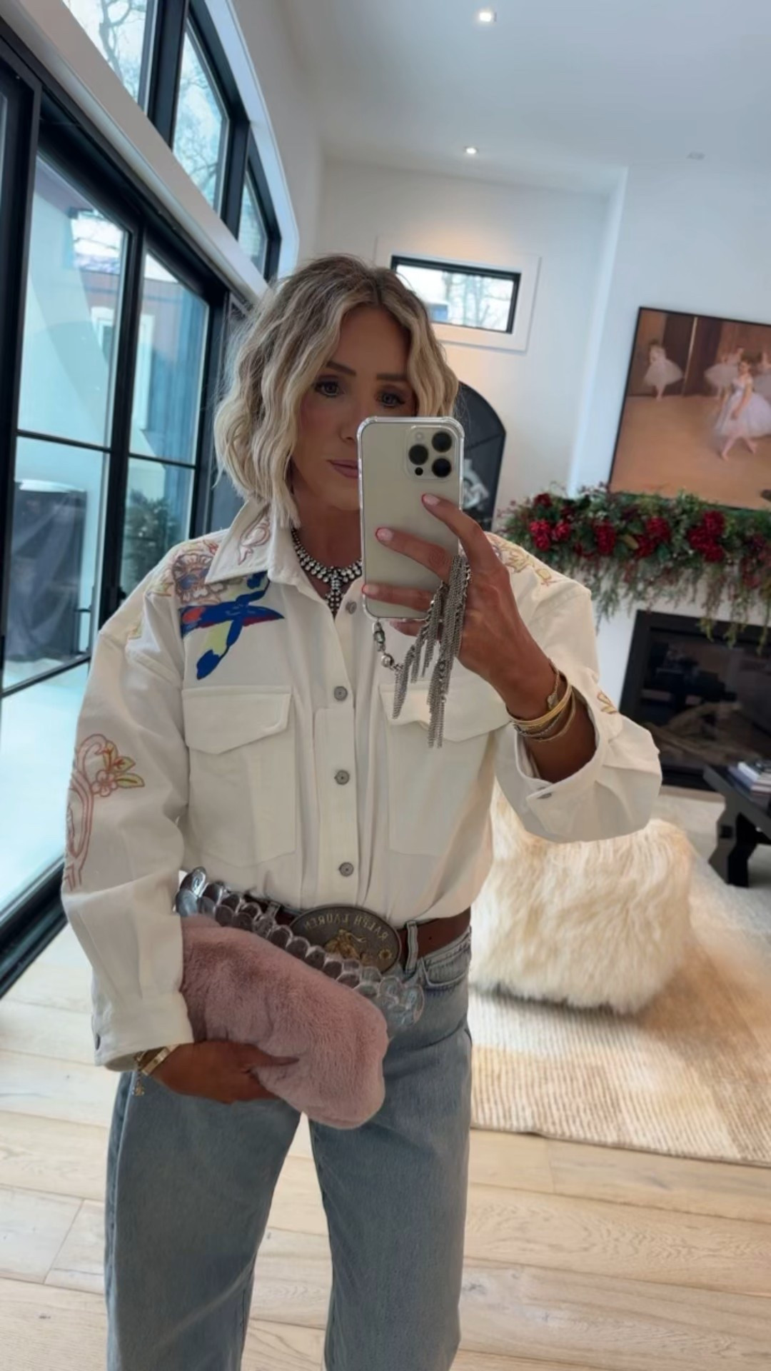 The details… there is something about this top! I’m obsessed 😍😍😍 wearing a small 