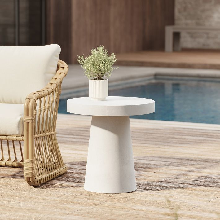 Concrete Pedestal Indoor/Outdoor Round Side Table (18") | West Elm (US)