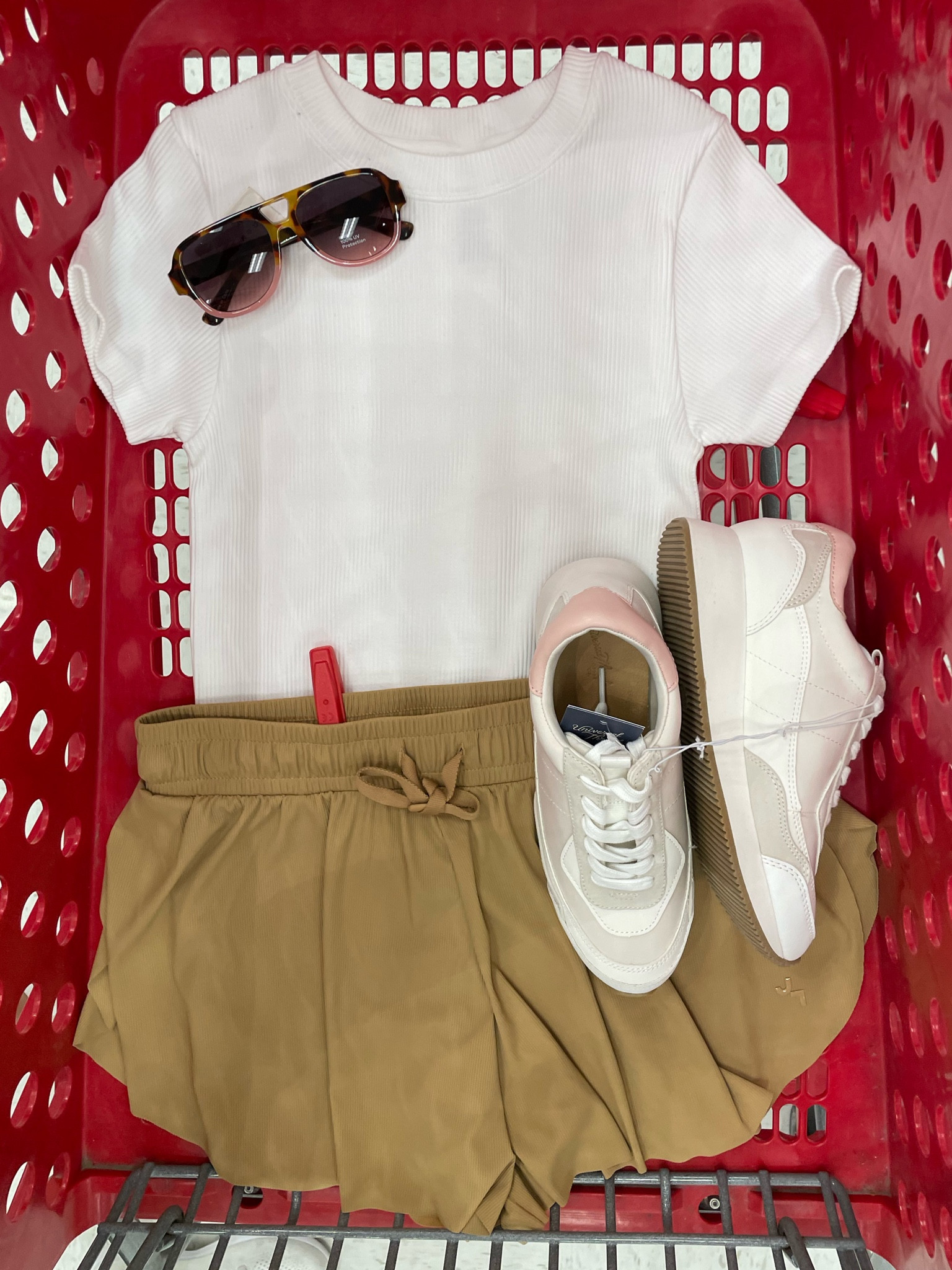 Outfit of the day but make it athleisure 

#LTKstyletip #LTKSeasonal #LTKshoecrush