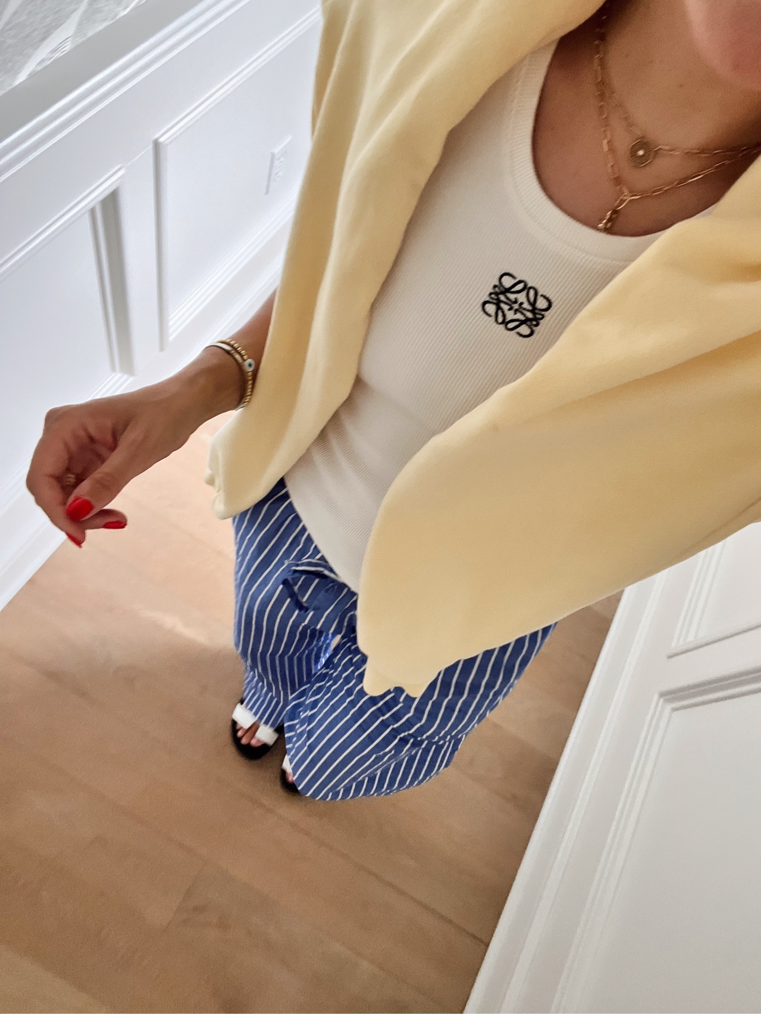 OOTD
size 1 in the pants 
small sweatshirt
small tank 

#LTKfindsunder100