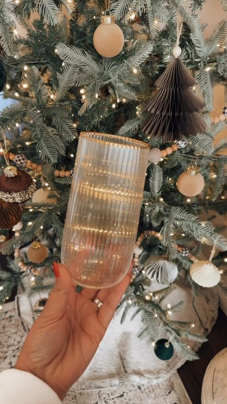 How pretty are these glasses?!? 😍😍 Says they’re for champagne but would be great high ball glasses as well! Perfect for Christmas and New Year’s!
#hostess #hostessgift #giftidea #christmas #christmashome #glassware #holidayhome 

#LTKHoliday #LTKVideo #LTKSeasonal