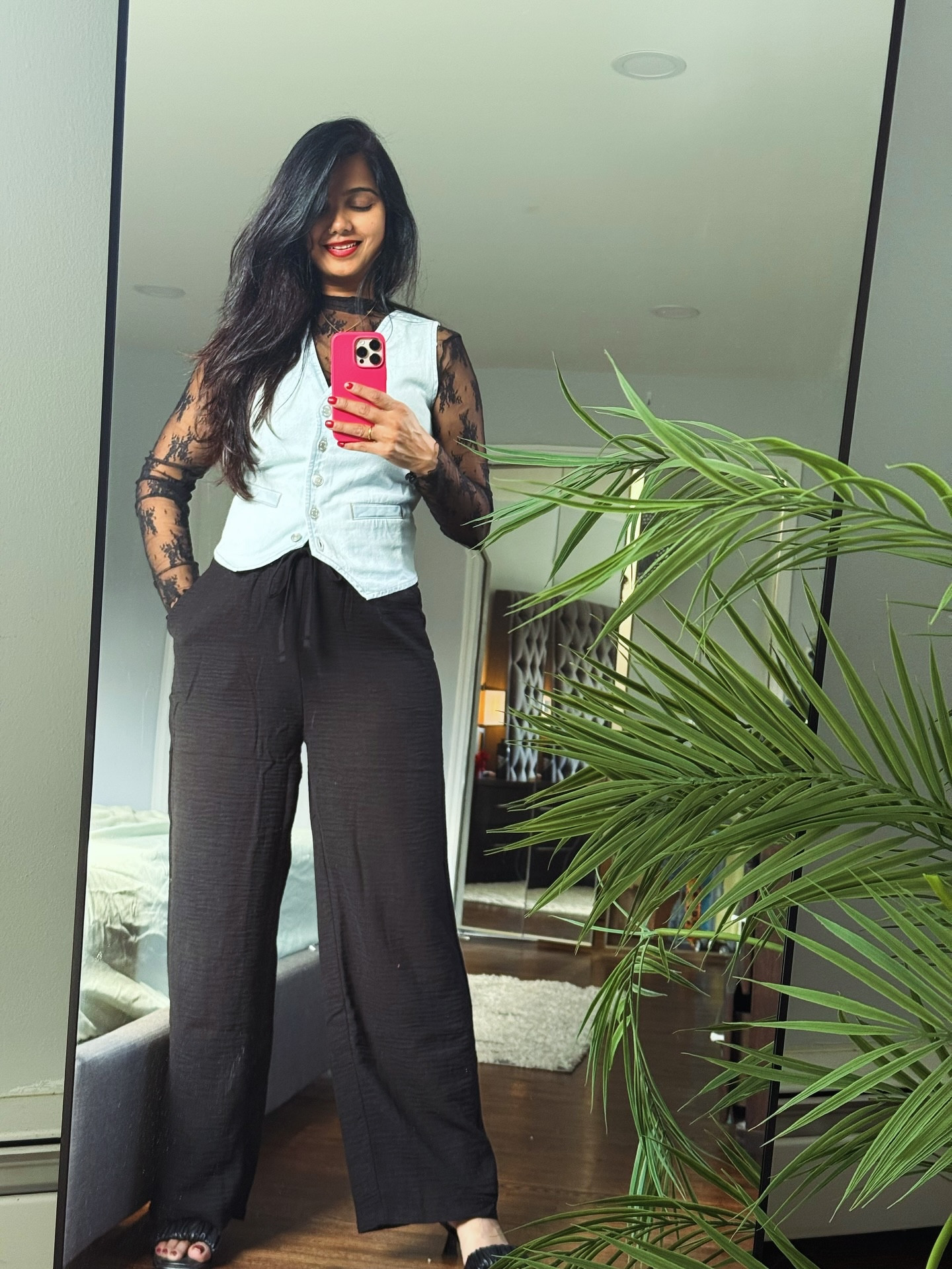 Obsessed 🖤🩵

3 piece set from @threebirdnest ❣️

#collab #pr #wear3bn #threebirdnest #threepiecesets #formals #outfitofthedaybabe #fitfam #todaysfit #influencer