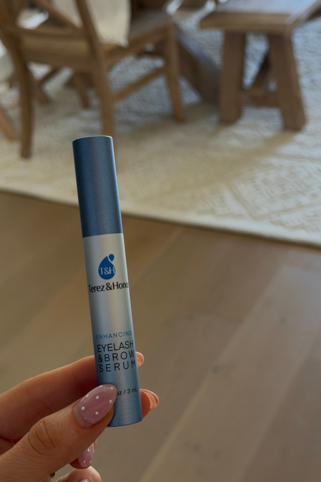 this lash/brow serum actually works!!! started using it a while back when my lash extensions were off & i noticed such a difference. just got a new bottle. #sponsored