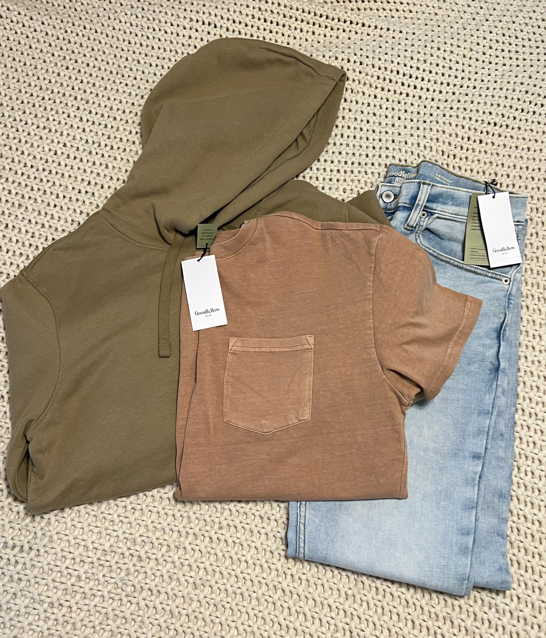 Mens casual thanksgiving outfit, thanksgiving outfit for him, casual mens, mens, outfit, neutrals

#LTKunder50 #LTKmens