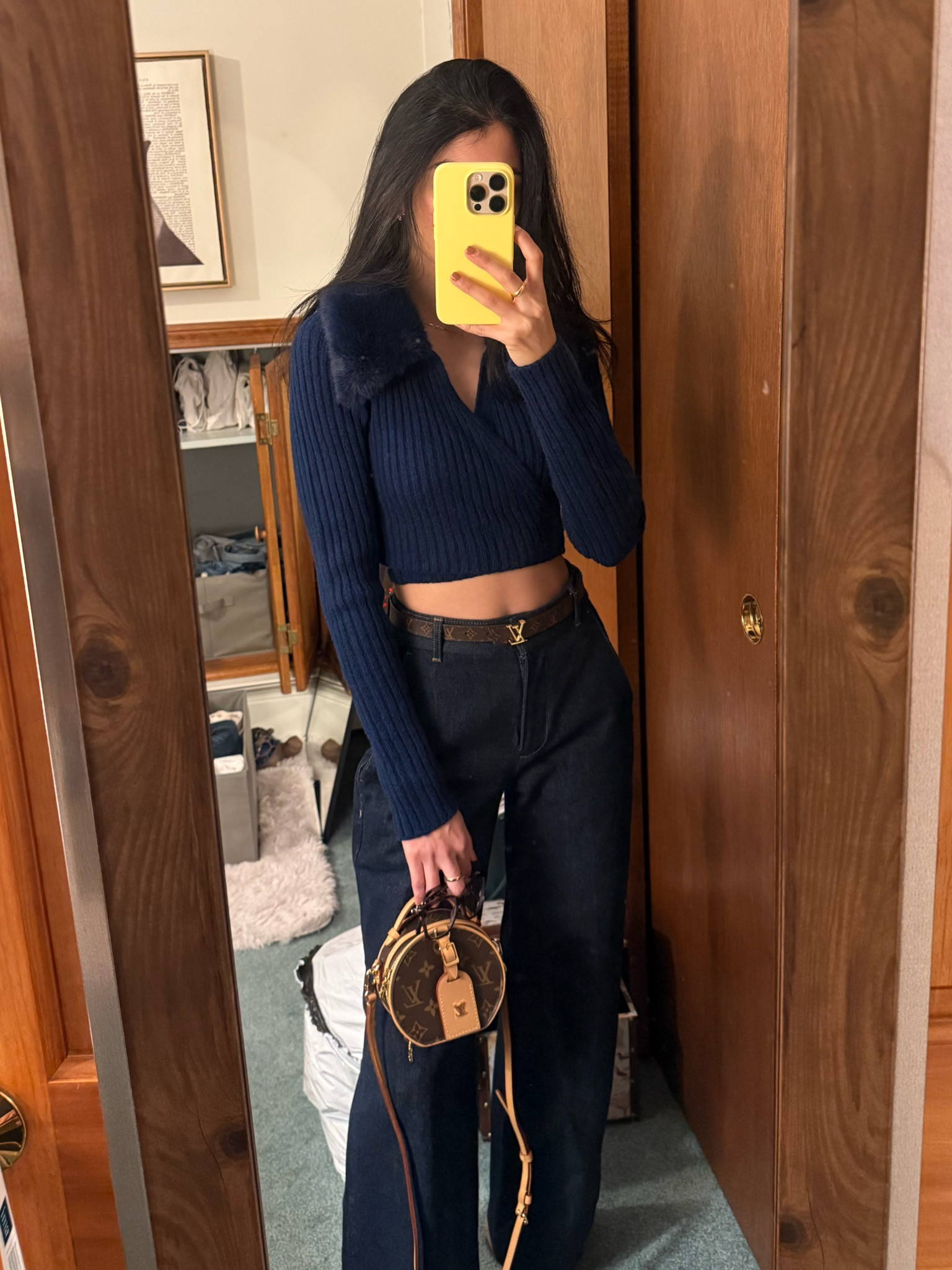 it’s cold outsideee 🥶❄️

Zara sweater, Aritzia, Zara, Aritzia pants, Louis Vuitton purse, Louis Vuitton, Louis Vuitton belt, outfit of the day, winter looks 

#LTKParties #LTKSeasonal #LTKStyleTip