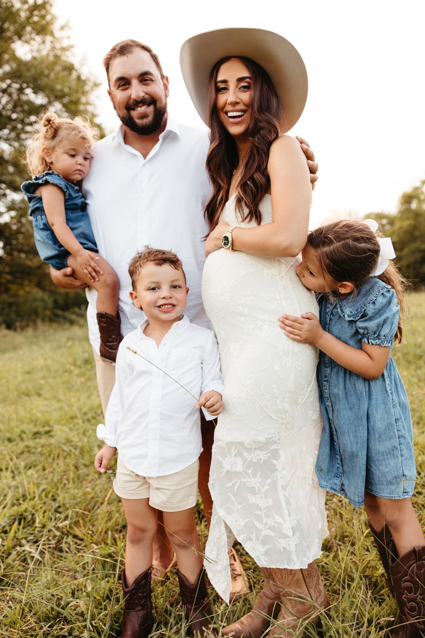 Fall family photos outfit ideas🫶🏼✨ my original dress isn’t linkable, but saved a bunch of similar options!

fall family photos, fall family pictures, fall family outfit ideas, family photo session, nashville, mom of 3, Dede Raad, Dress up Buttercup

#LTKStyleTip #LTKFindsUnder100 #LTKFamily