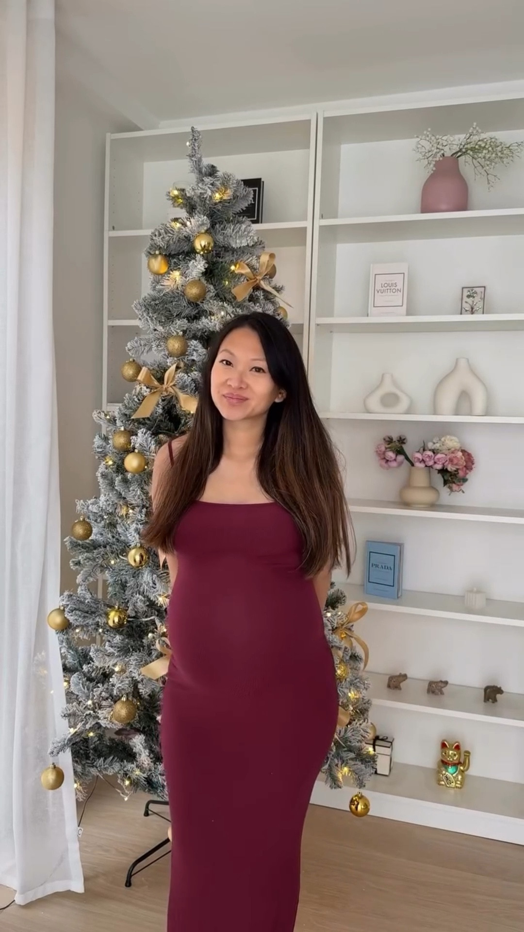 Let’s decorate – it’s all about the golds this Christmas 2025. I used simple gift-wrap ribbon, but any colour works its magic. #Christmastree 🎄✨