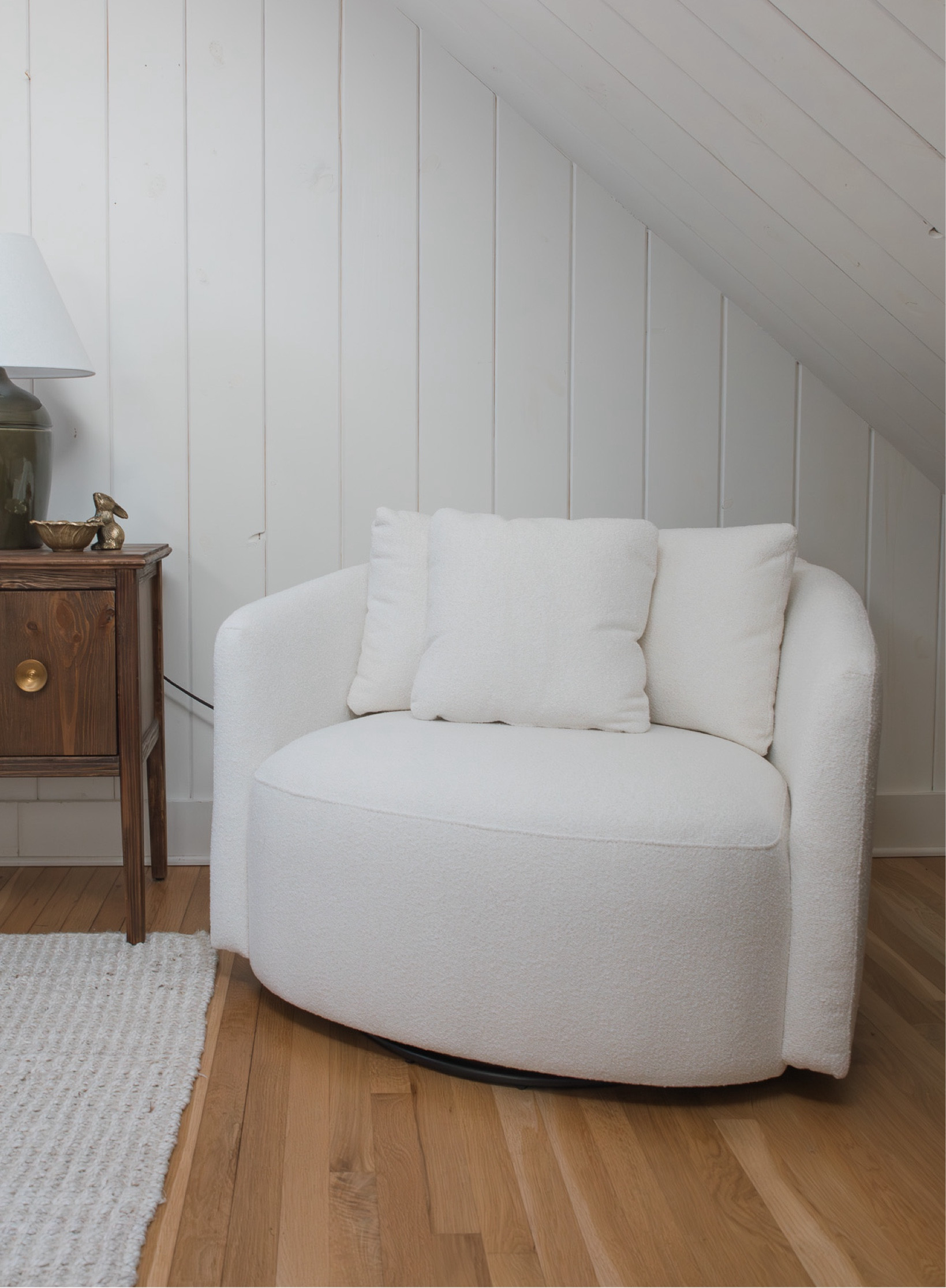 Obsessed with my new chair from @walmart #walmartpartner, it’s so cozy and i love having it bedside! I linked a few other beautiful furniture pieces from Walmart that I’m loving right now too!! 

#LTKhome