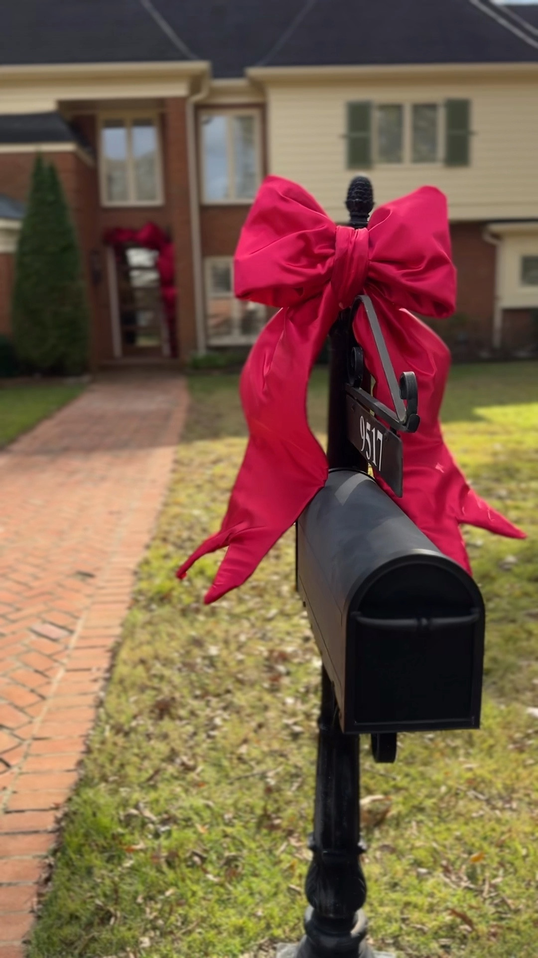 Mama bow and a baby bow 🎀 bigger is so much better when it comes to Christmas decorations! 

Full tutorial is linked in my Instagram highlights @memphisbymeg

DIY bow
Christmas bow
Front porch decor
Christmas decor

#LTKHome #LTKSeasonal #LTKHoliday