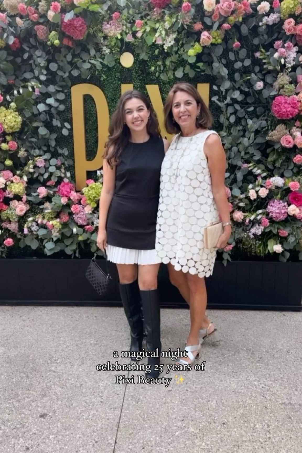 the most perfect night celebrating 25 years of Pixi Beauty 🧚🎀💄✨

#pixibeauty #pixiglow #pixiontheglow #makeup #rihoas #pixiperfect #bowmeetsglow #lbd #inrihoas #motherdaughter

#LTKFindsUnder50 #LTKBeauty #LTKParties