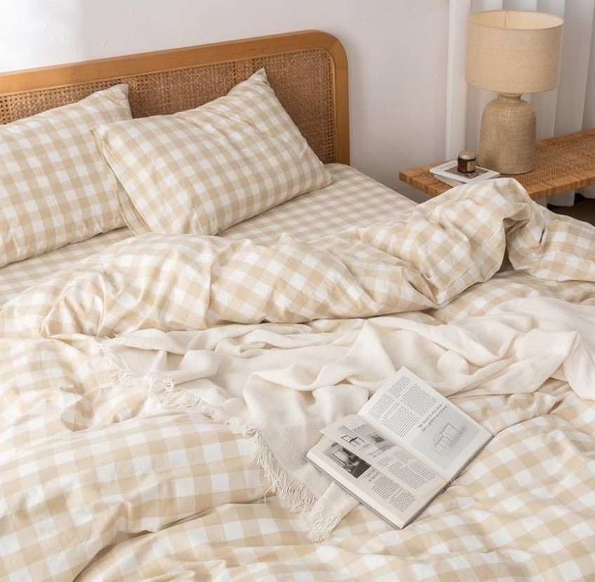 Soft gingham, almond grey tones, and that effortless spring reset feeling.🤍

This duvet cover brings a subtle grid pattern that feels classic but still modern. Lightweight washed cotton with that airy linen look, easy, relaxed, and quietly chic. It’s the kind of bedding that makes your room feel styled without looking staged.

If you’re ready for a true spring bedding refresh, this is such an easy upgrade.🪻

#LTKHome #LTKSpringSale #LTKSeasonal