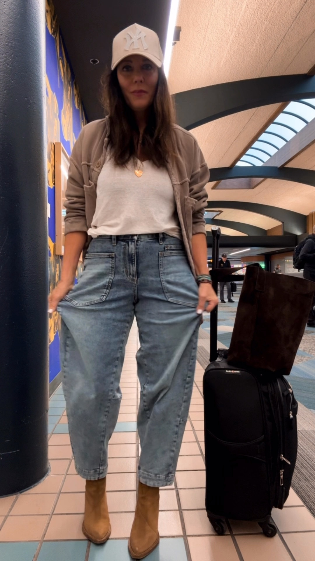 Jeans on a flight? Absolutely when they are as comfortable as these jeans!! 
Travel outfit 
Travel jeans 
Airport outfit 


#LTKItBag #LTKTravel #LTKWorkwear